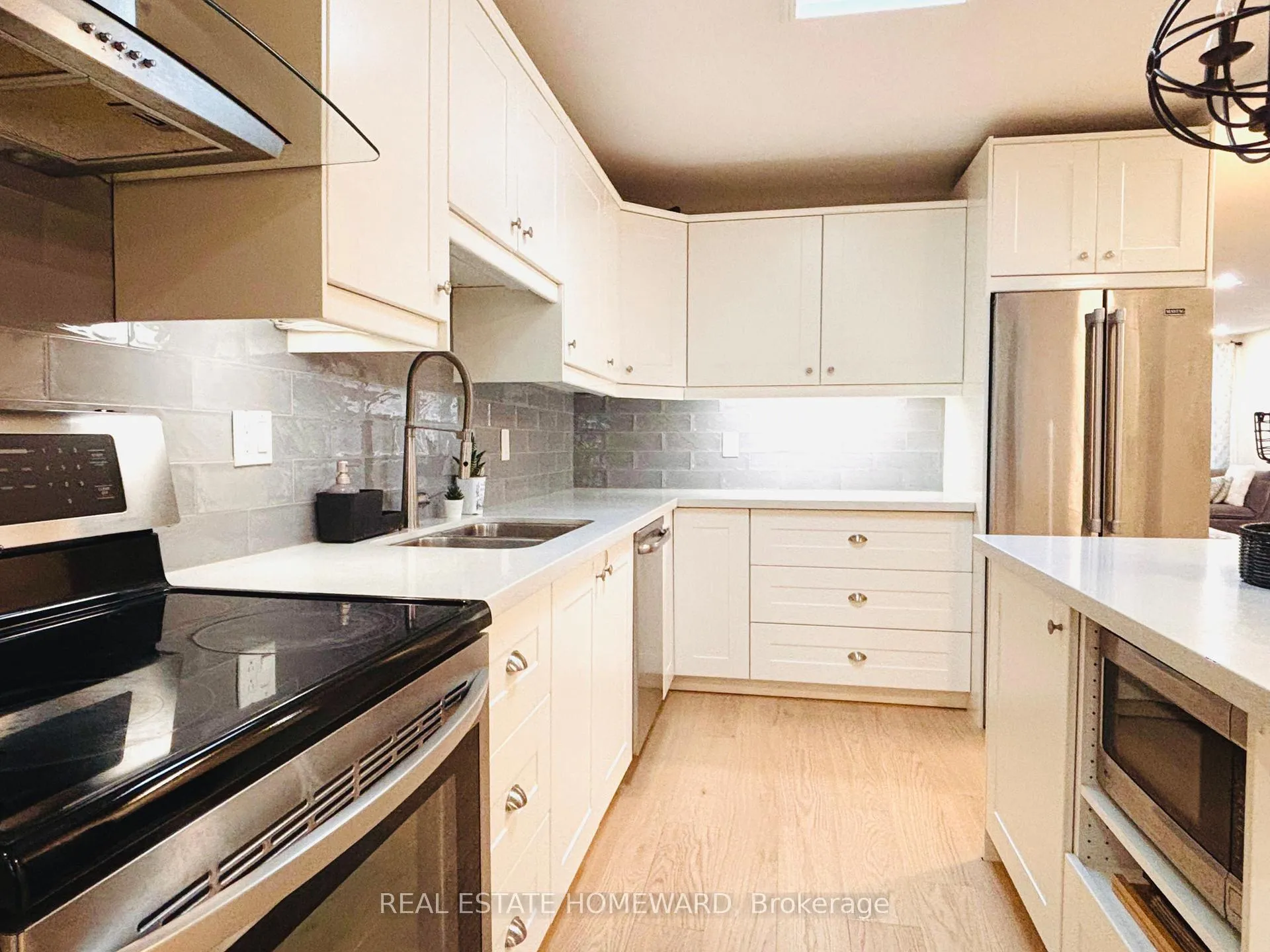 Photo 7 of 119 Ribblesdale Drive, Whitby, Pringle Creek — HOMEH