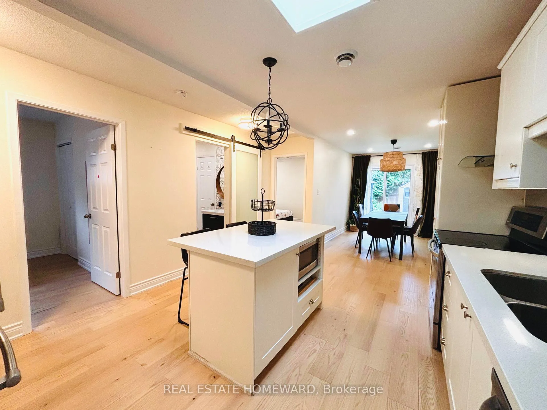 Photo 8 of 119 Ribblesdale Drive, Whitby, Pringle Creek — HOMEH