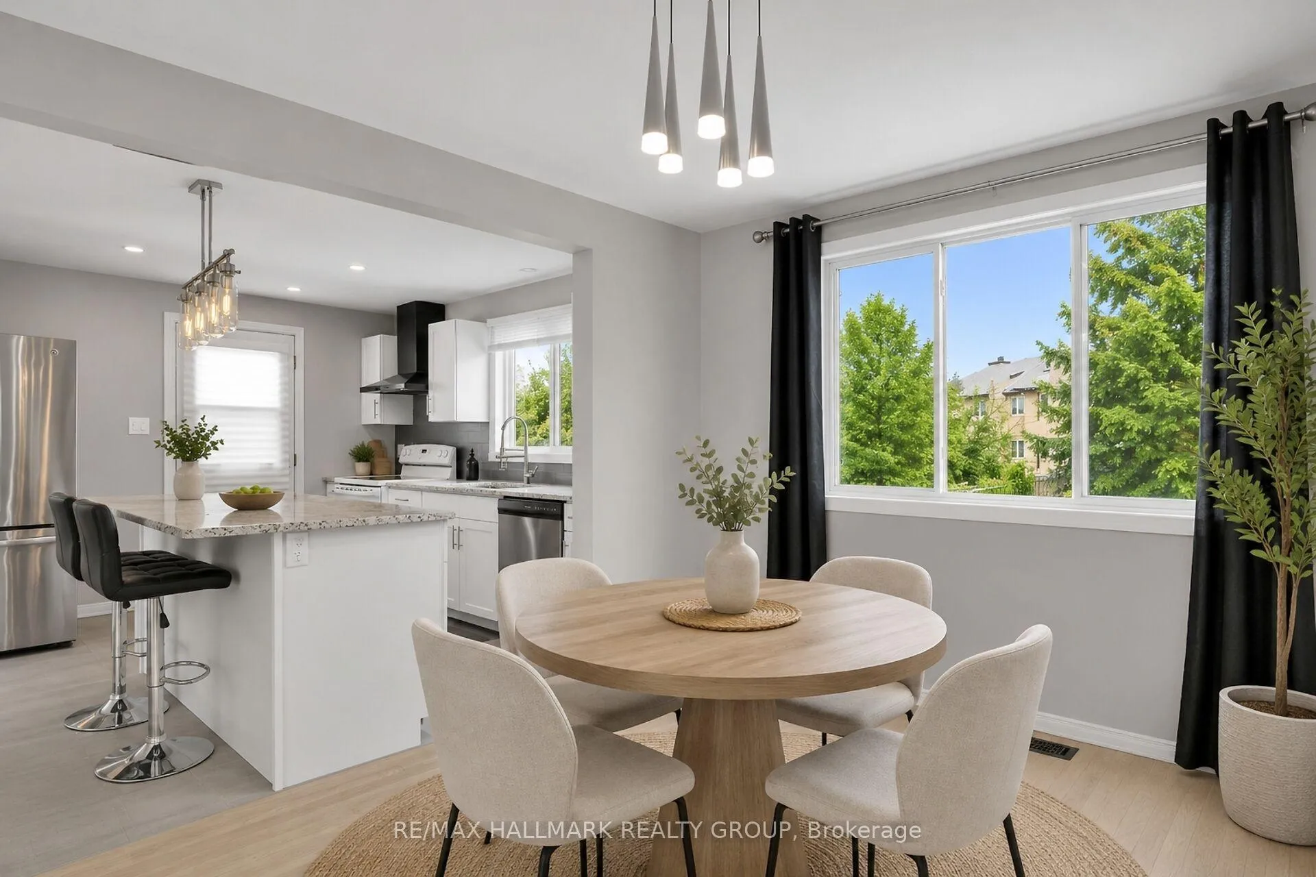 Photo 6 of 13 Coolspring Crescent, Ottawa, Borden Farm/Stewart Farm/Carleton Heights/Parkwood Hills — HOMEH