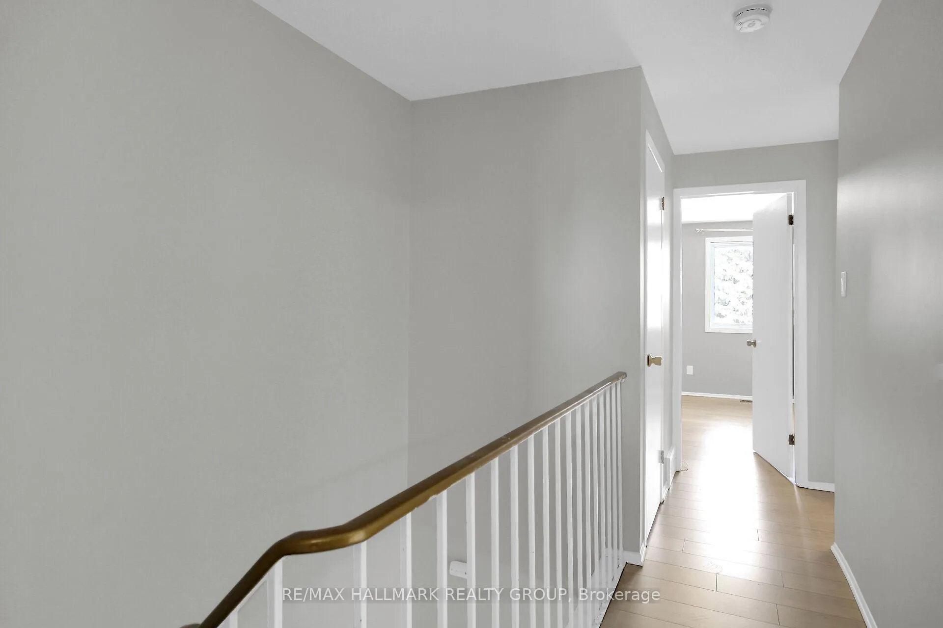 Photo 10 of 13 Coolspring Crescent, Ottawa, Borden Farm/Stewart Farm/Carleton Heights/Parkwood Hills — HOMEH