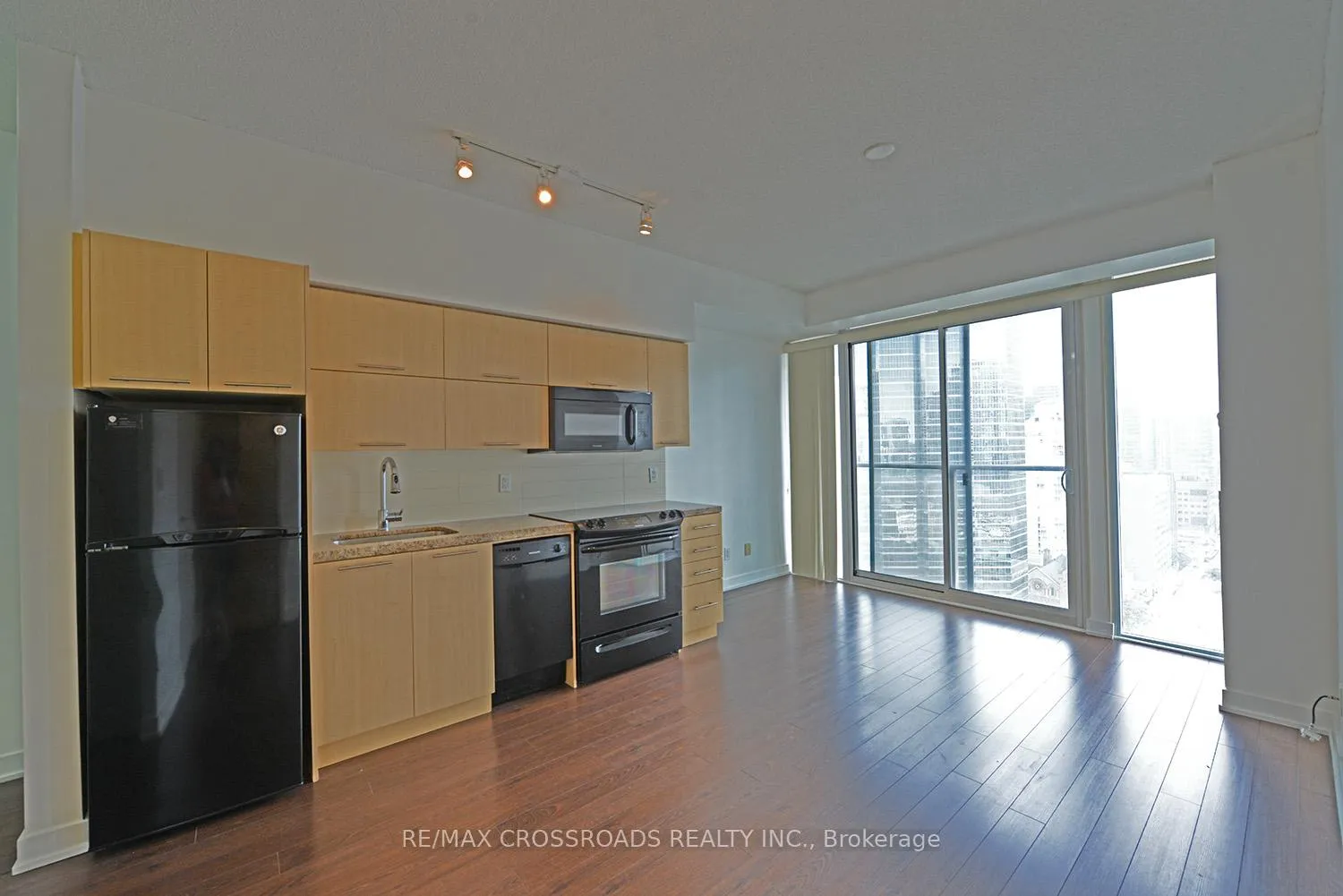 Photo 6 of Unit 2109, 126 Simcoe Street, Toronto, Waterfront Communities — HOMEH
