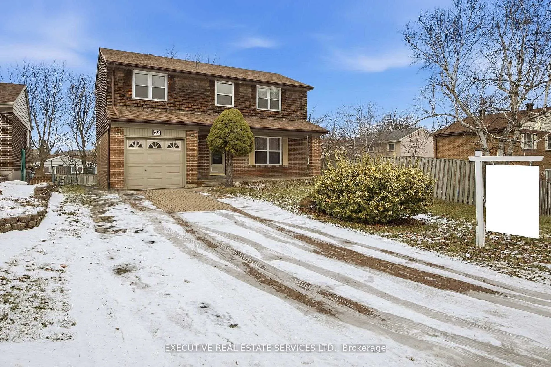 Photo 3 of 69 Lorraine Crescent, Brampton, Westgate — HOMEH