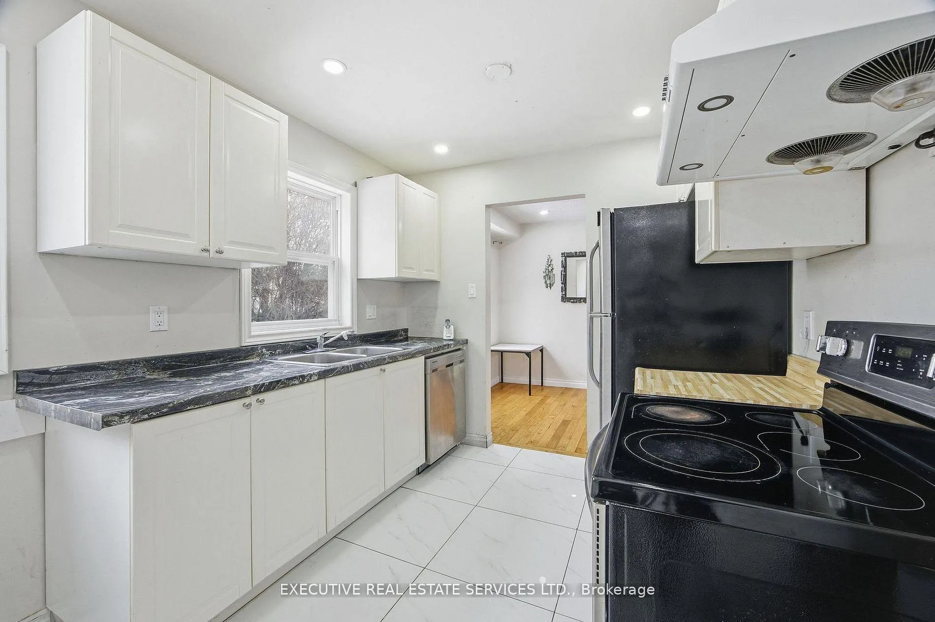 Photo 11 of 69 Lorraine Crescent, Brampton, Westgate — HOMEH