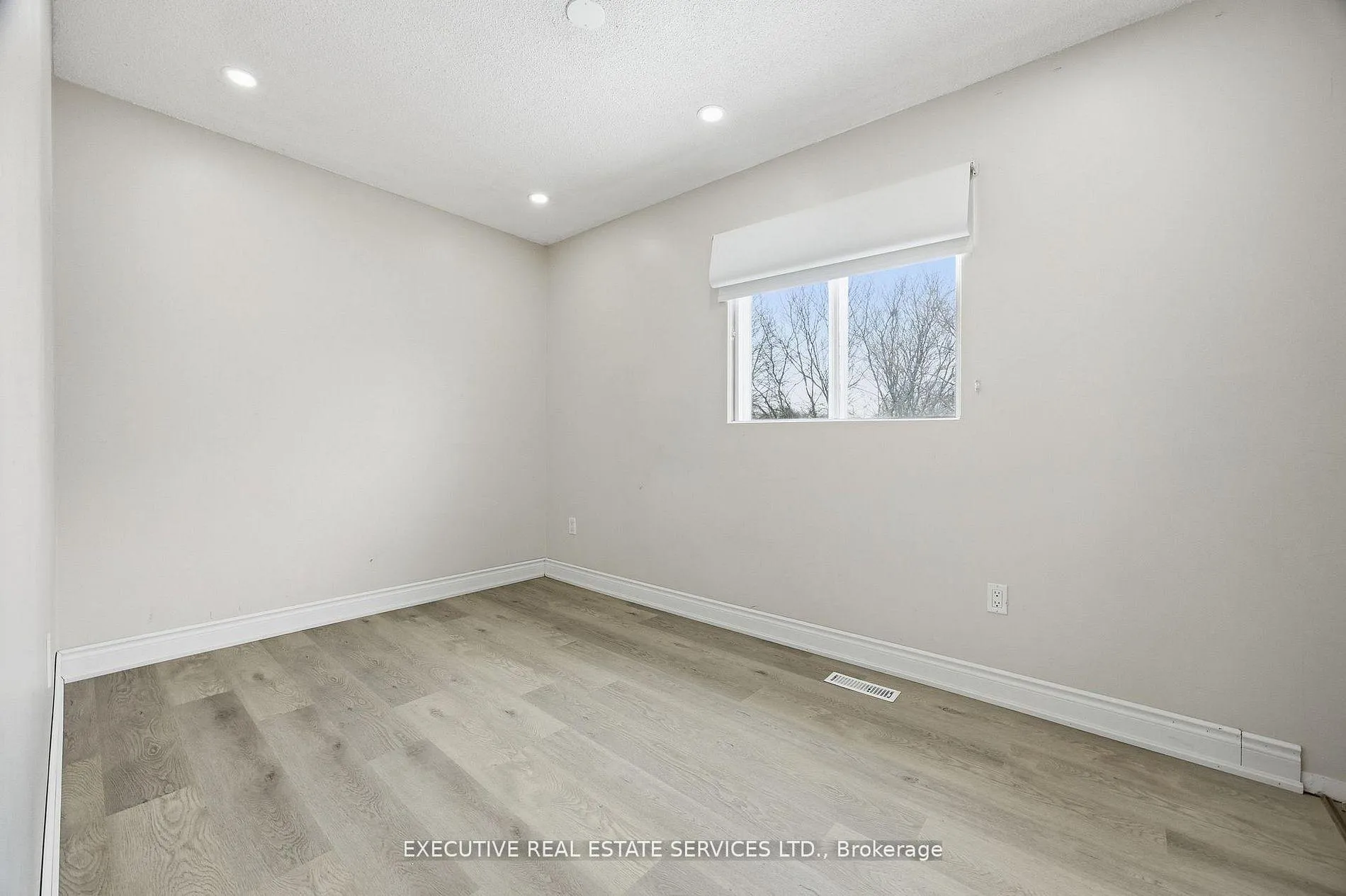 Photo 13 of 69 Lorraine Crescent, Brampton, Westgate — HOMEH