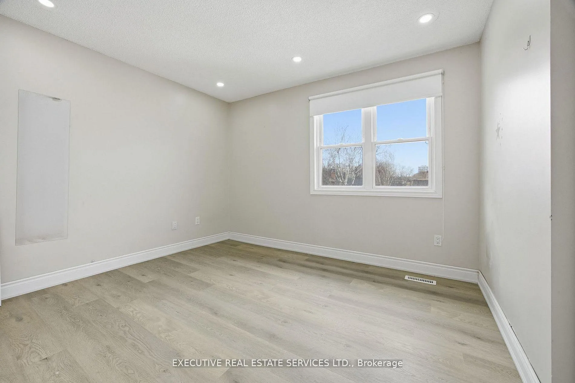 Photo 15 of 69 Lorraine Crescent, Brampton, Westgate — HOMEH