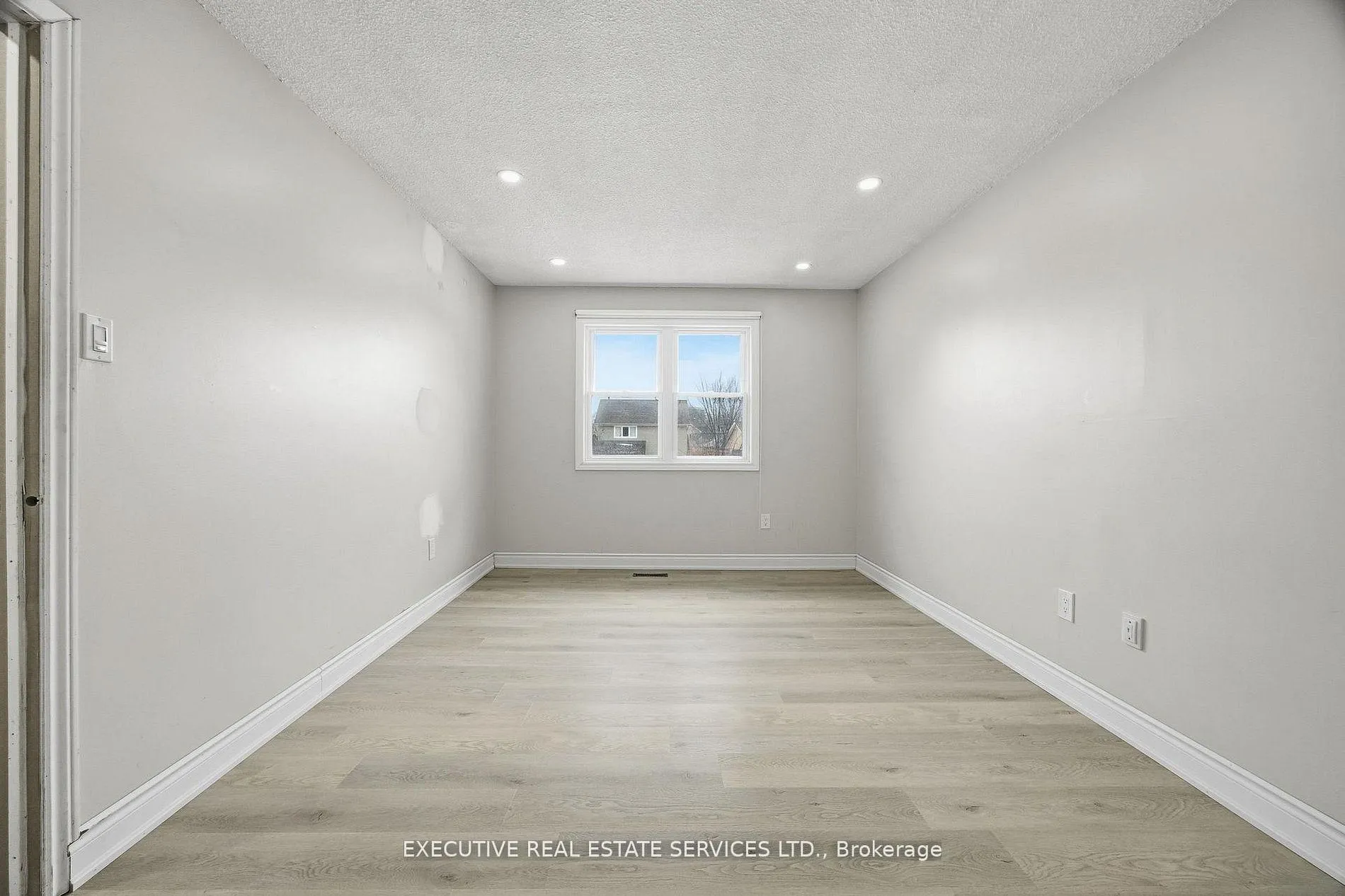 Photo 17 of 69 Lorraine Crescent, Brampton, Westgate — HOMEH