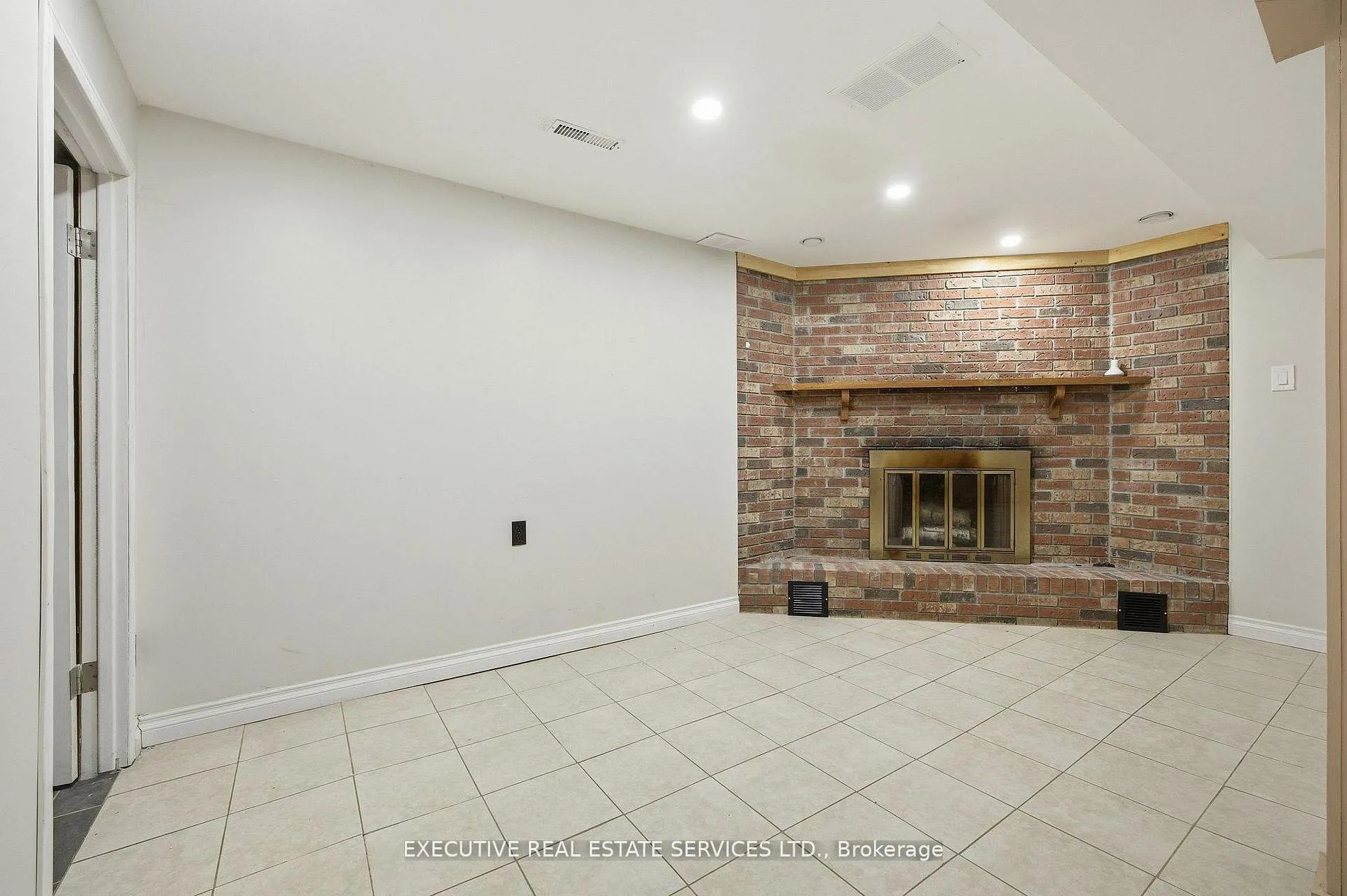 Photo 20 of 69 Lorraine Crescent, Brampton, Westgate — HOMEH