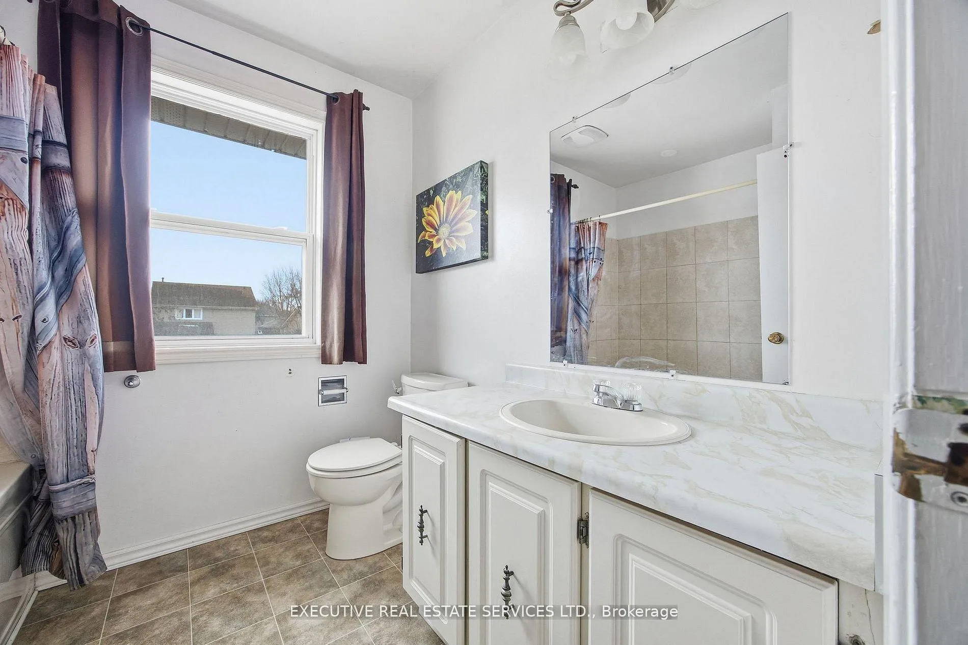Photo 23 of 69 Lorraine Crescent, Brampton, Westgate — HOMEH