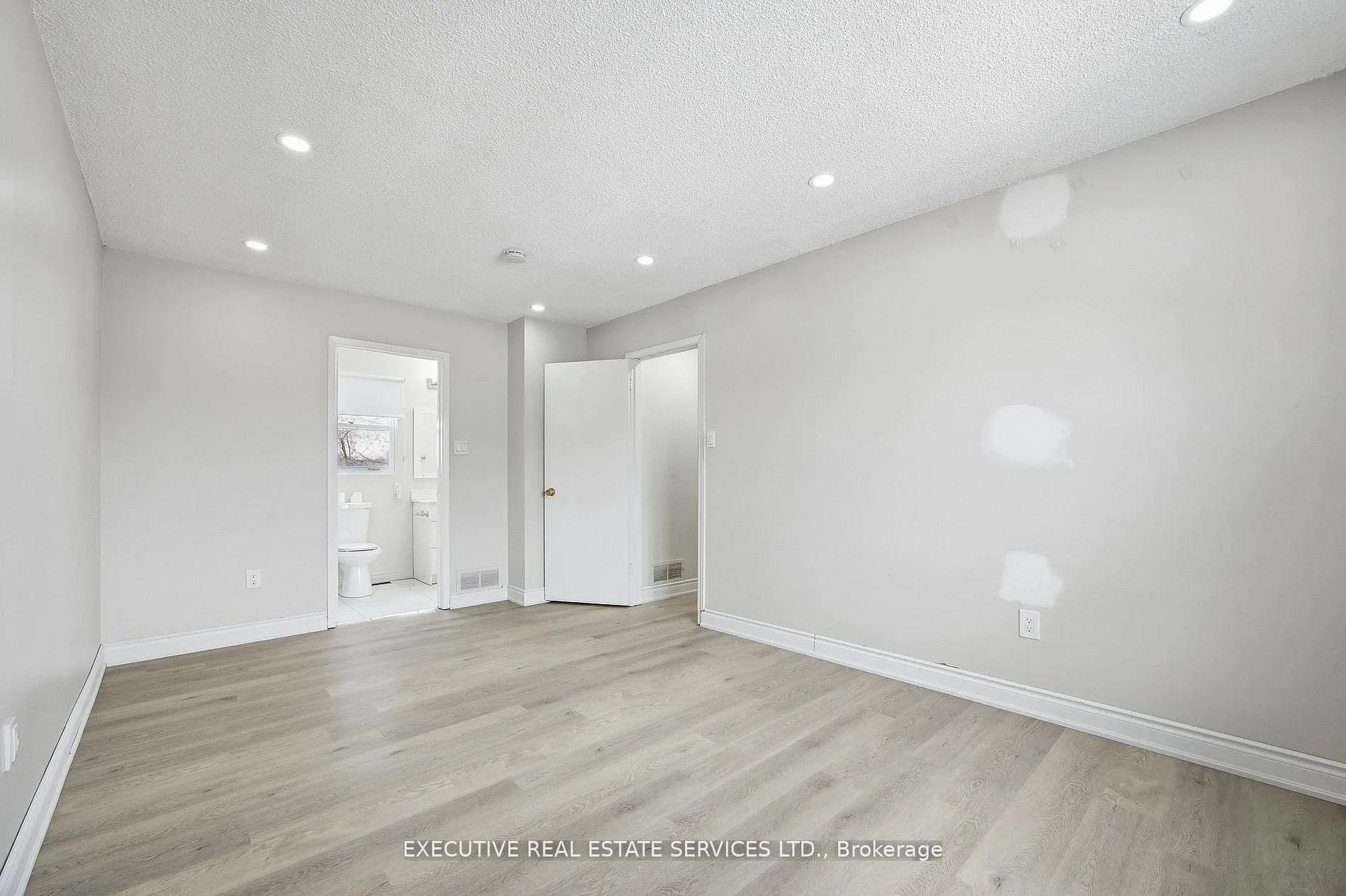 Photo 26 of 69 Lorraine Crescent, Brampton, Westgate — HOMEH