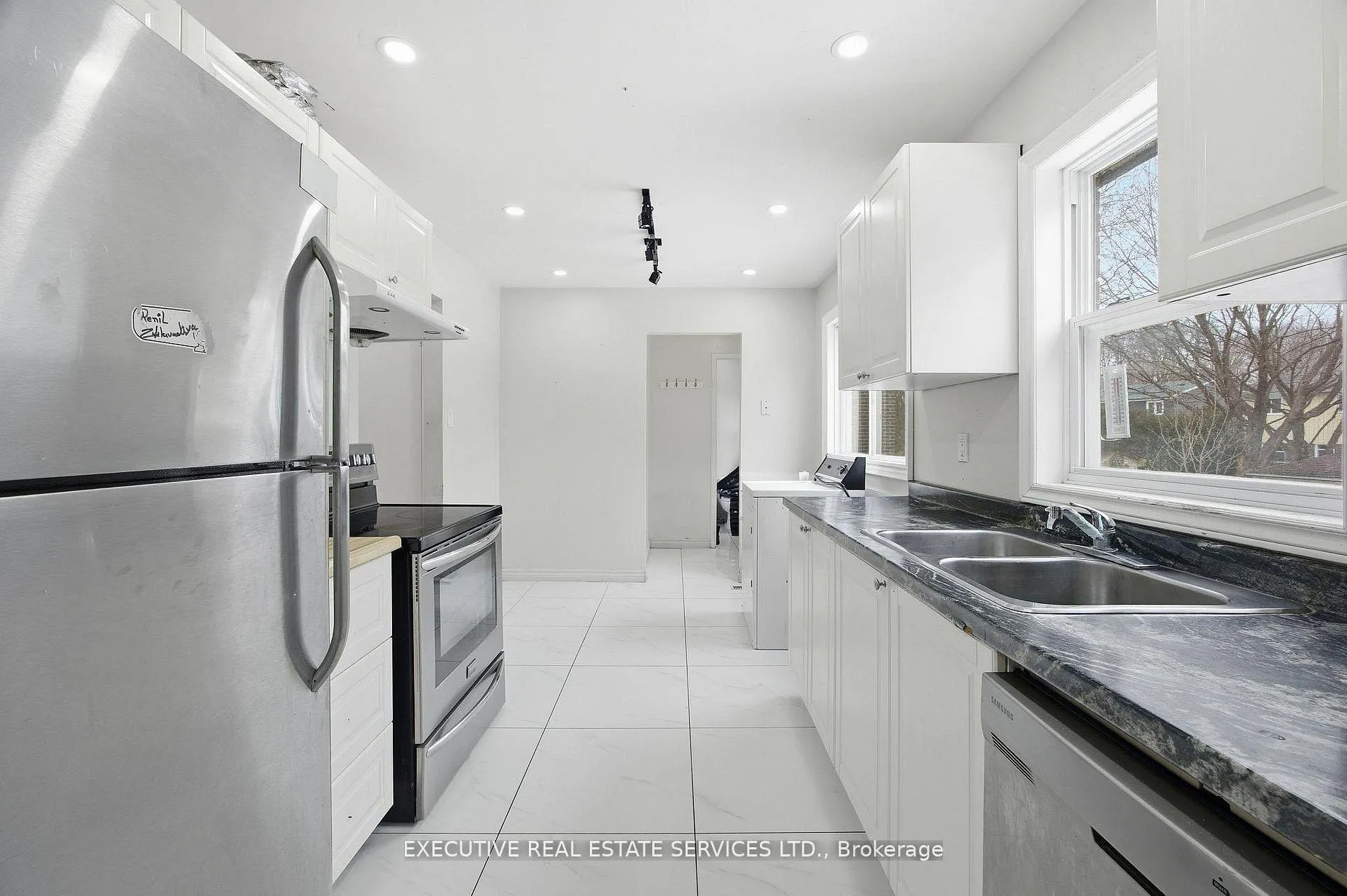 Photo 28 of 69 Lorraine Crescent, Brampton, Westgate — HOMEH