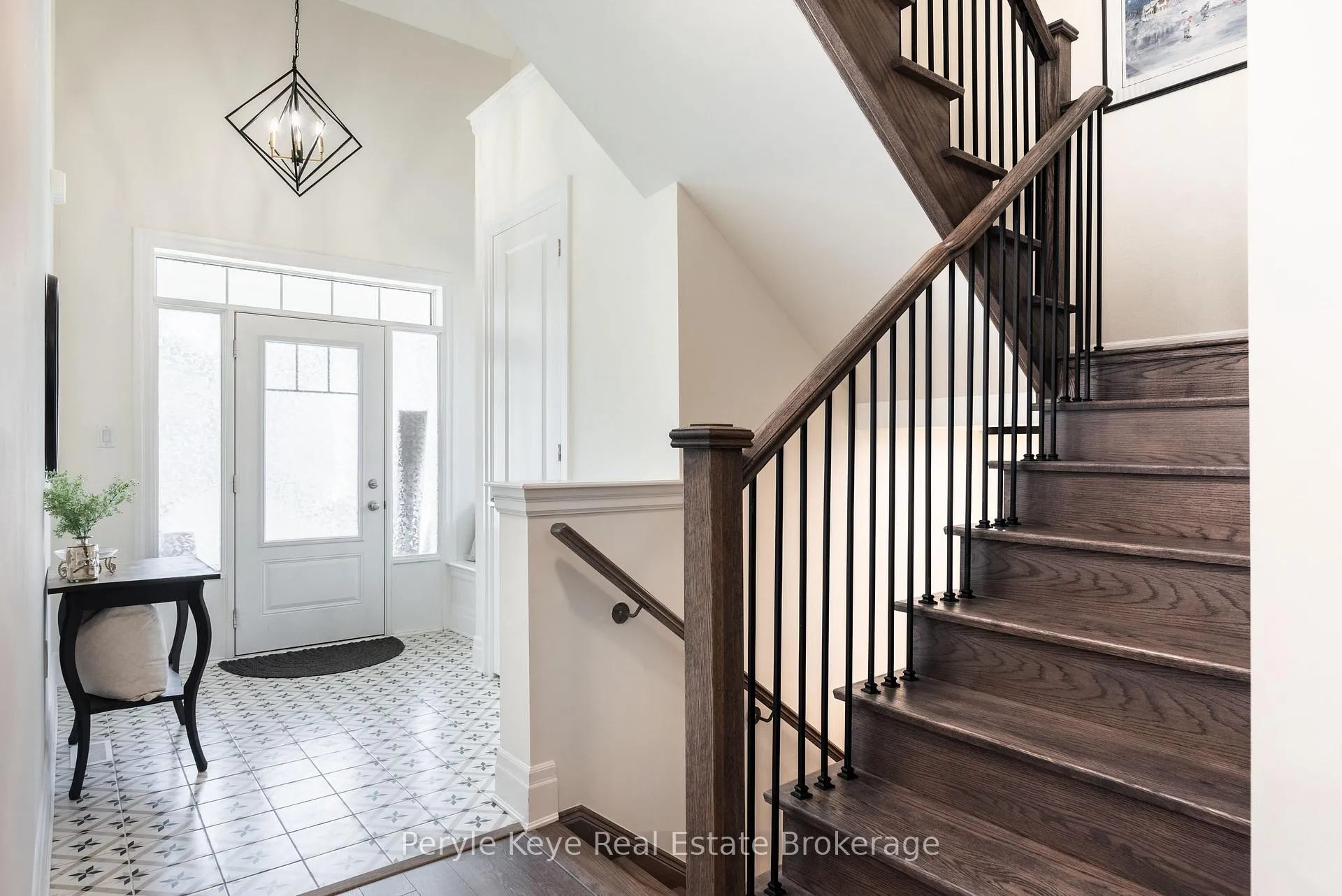 Photo 5 of 35 Stother Crescent, Bracebridge, Macaulay — HOMEH