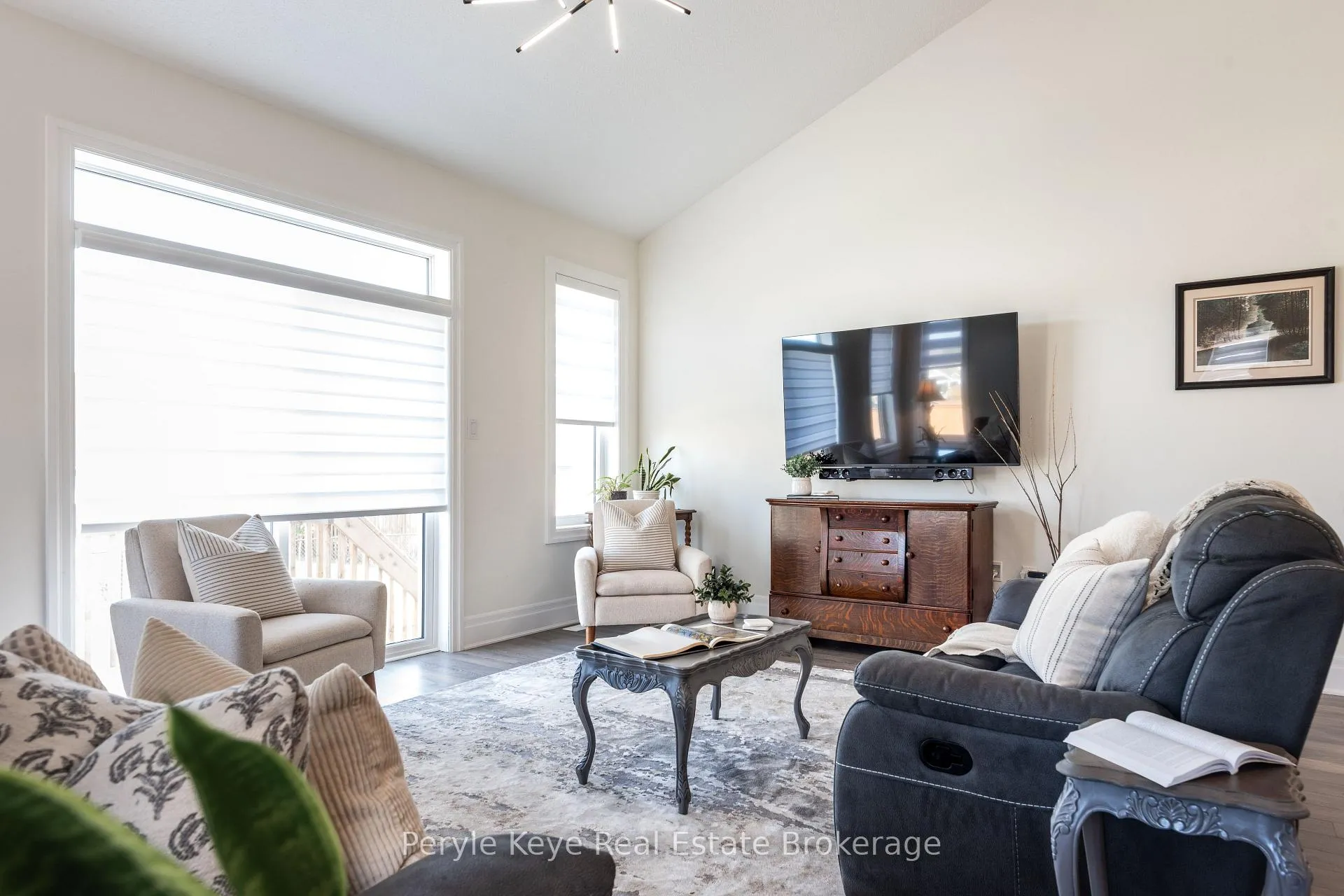 Photo 10 of 35 Stother Crescent, Bracebridge, Macaulay — HOMEH