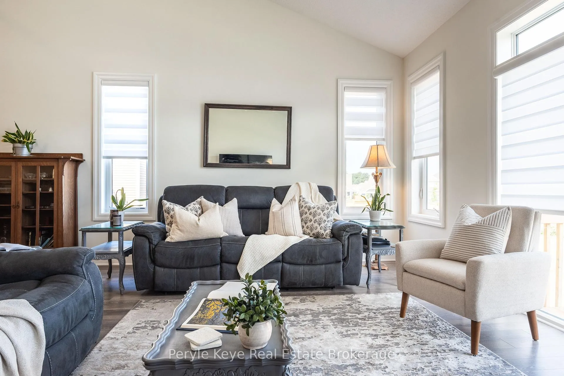 Photo 12 of 35 Stother Crescent, Bracebridge, Macaulay — HOMEH