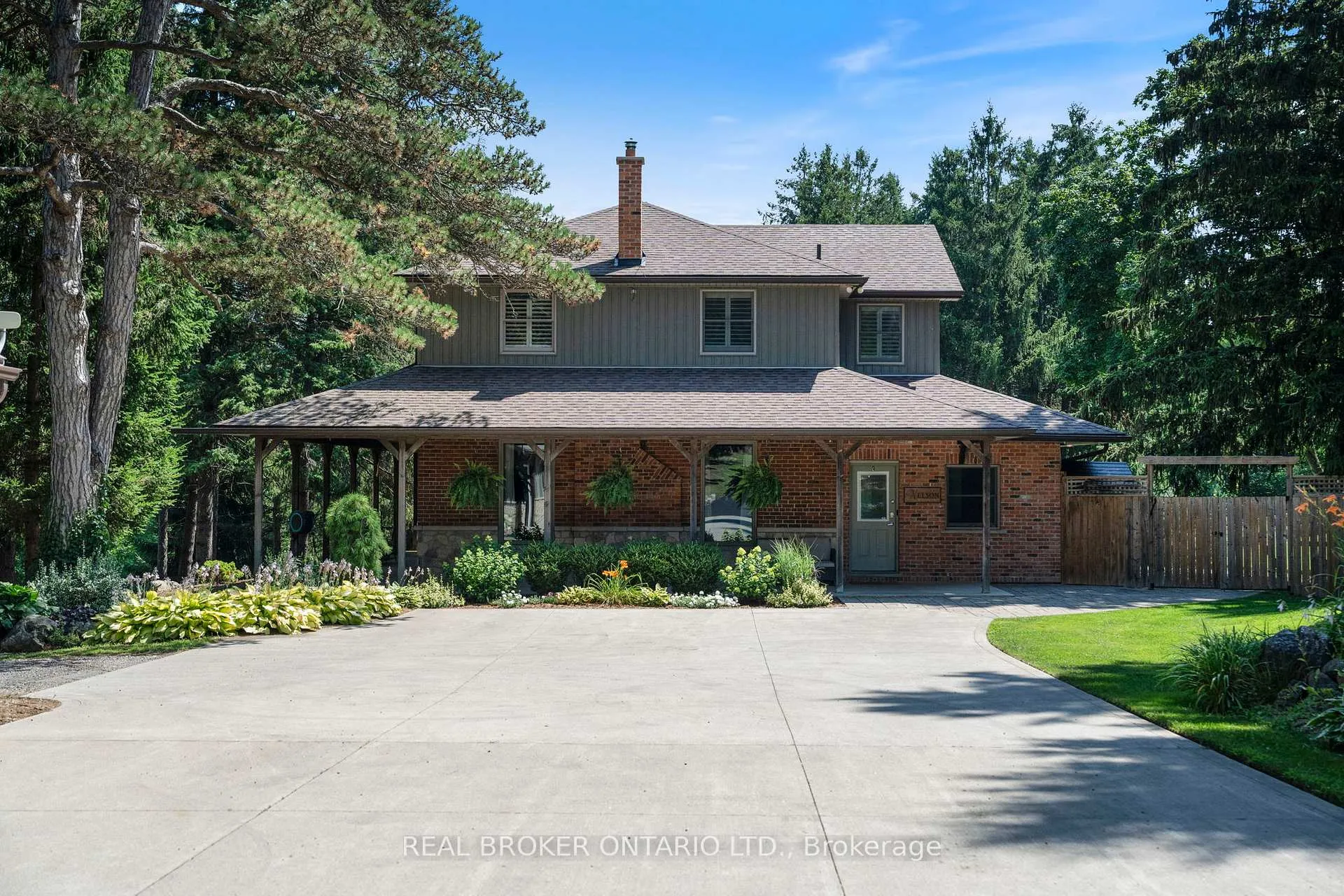 Photo 1 of 182 Governors Road E, Brant, Paris — HOMEH