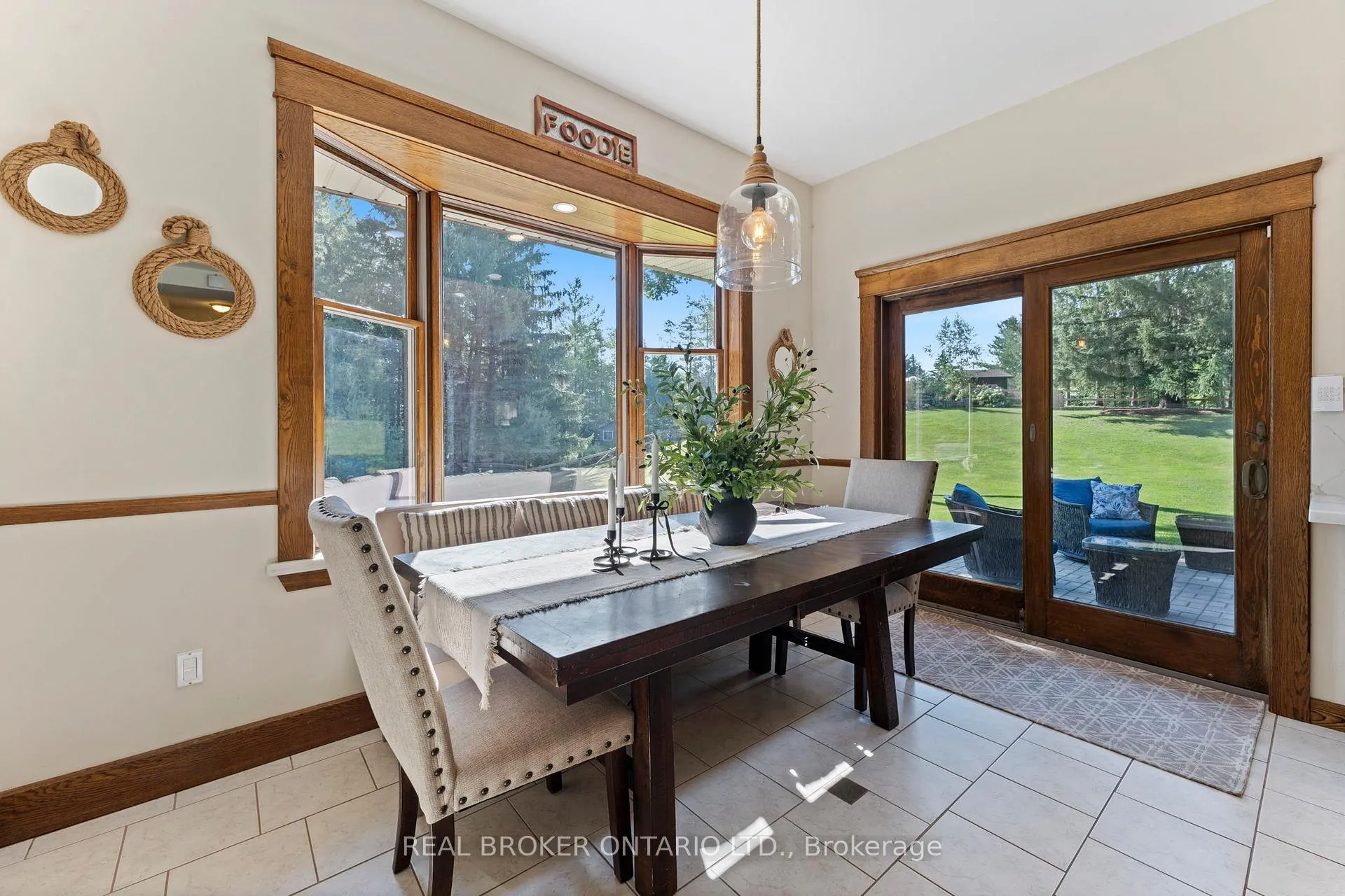 Photo 6 of 182 Governors Road E, Brant, Paris — HOMEH