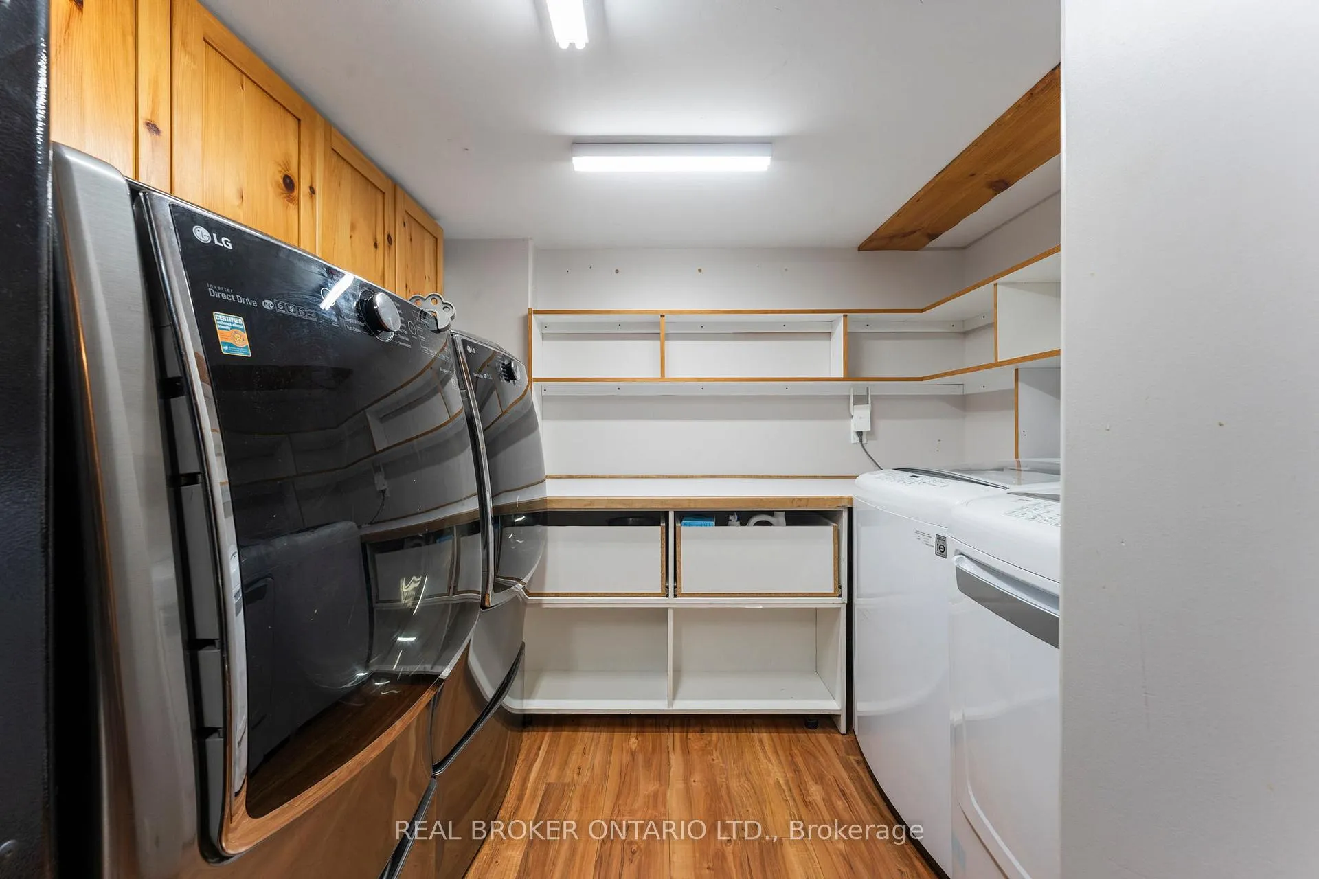 Photo 21 of 182 Governors Road E, Brant, Paris — HOMEH
