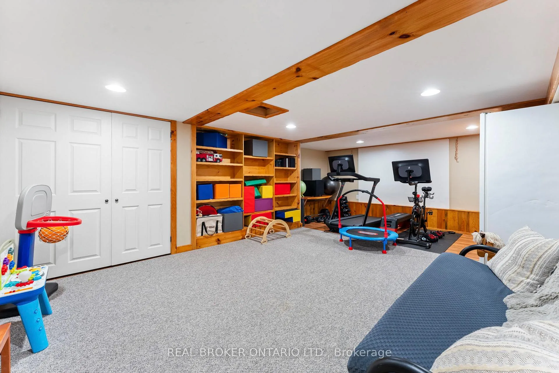Photo 22 of 182 Governors Road E, Brant, Paris — HOMEH
