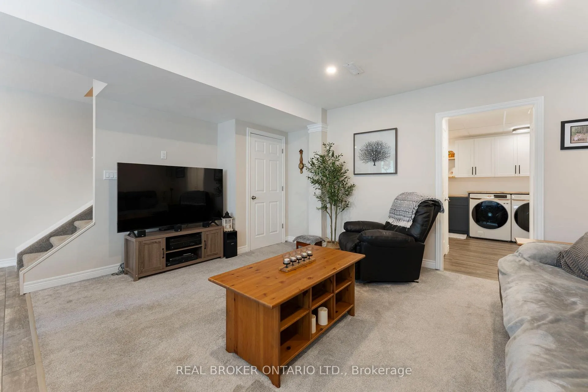 Photo 26 of 182 Governors Road E, Brant, Paris — HOMEH