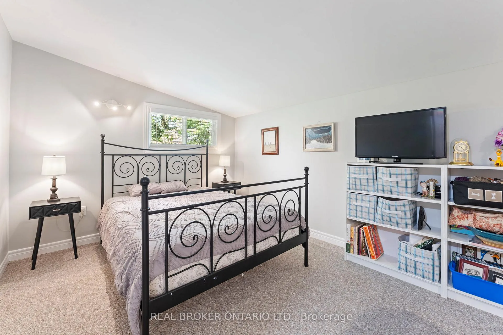Photo 35 of 182 Governors Road E, Brant, Paris — HOMEH