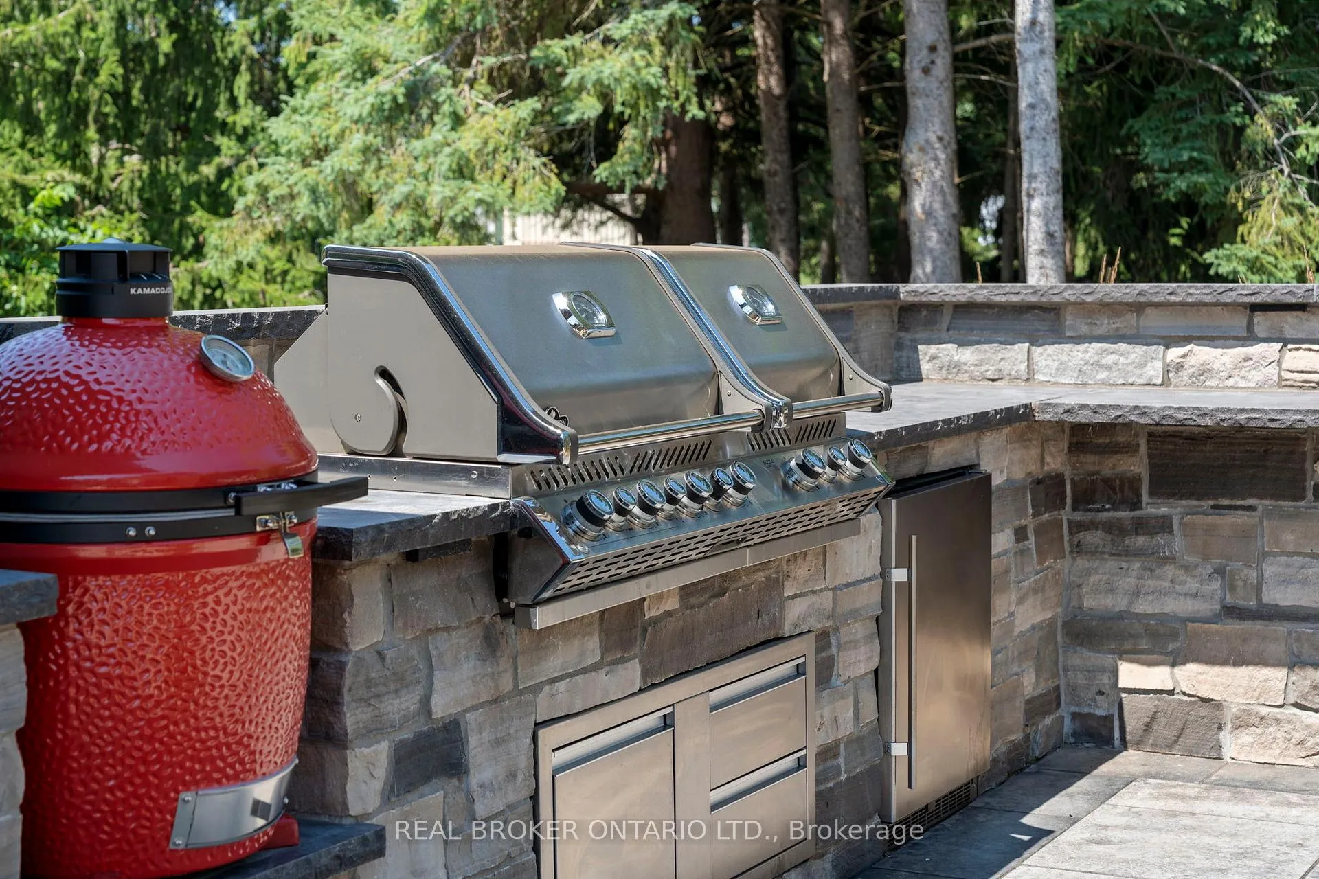 Photo 39 of 182 Governors Road E, Brant, Paris — HOMEH