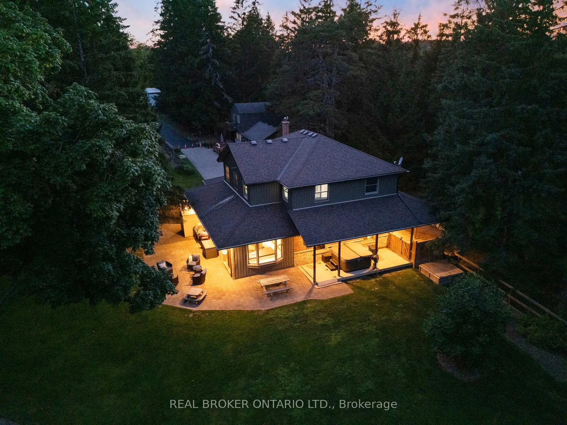 Photo 46 of 182 Governors Road E, Brant, Paris — HOMEH