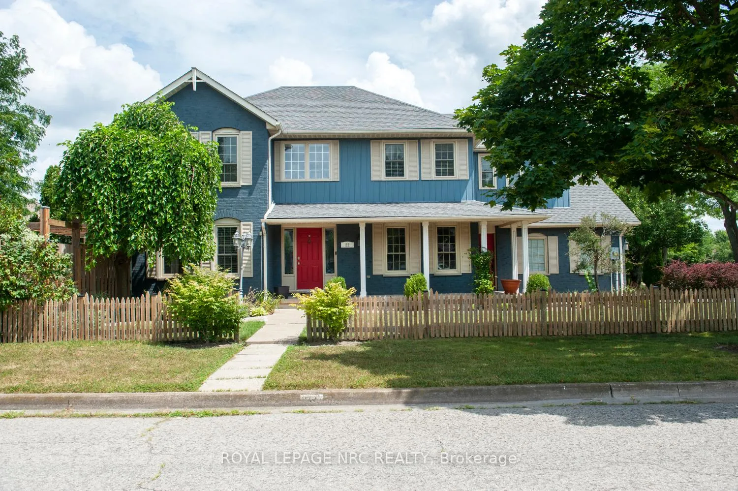 Photo 1 of 22 Senator Drive, St. Catharines, Rykert/Vansickle — HOMEH