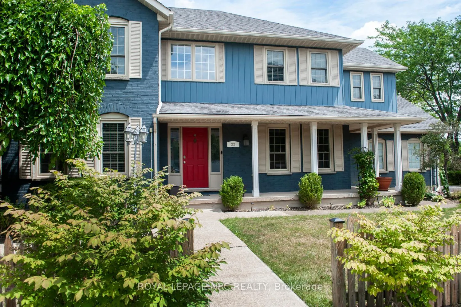 Photo 3 of 22 Senator Drive, St. Catharines, Rykert/Vansickle — HOMEH