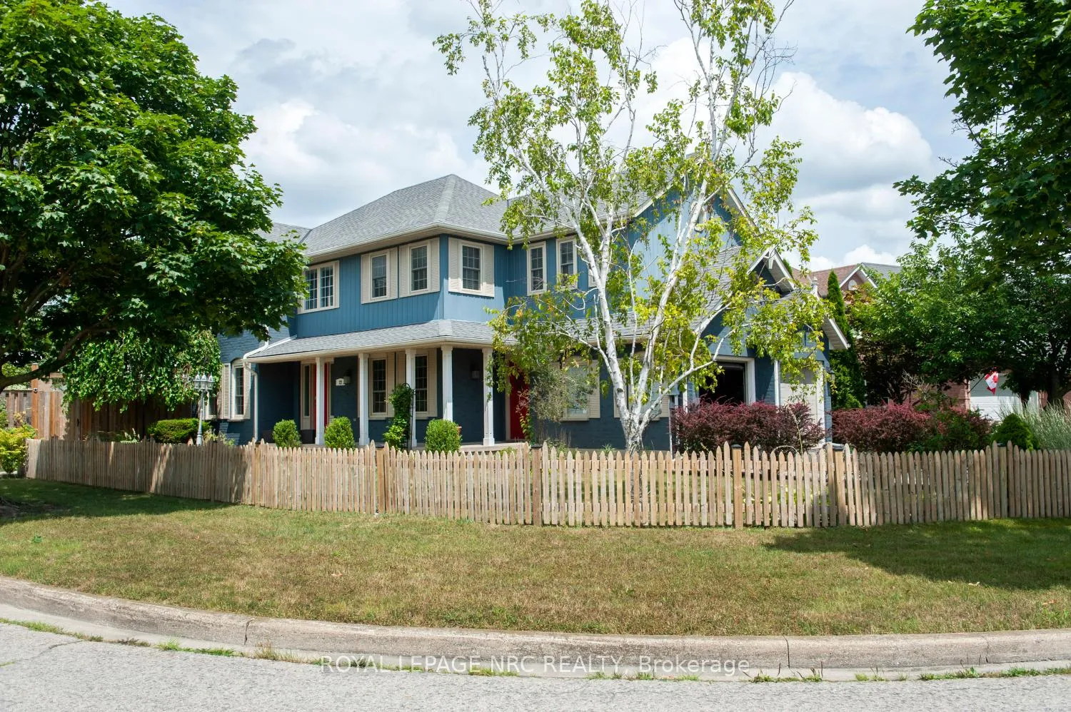 Photo 6 of 22 Senator Drive, St. Catharines, Rykert/Vansickle — HOMEH