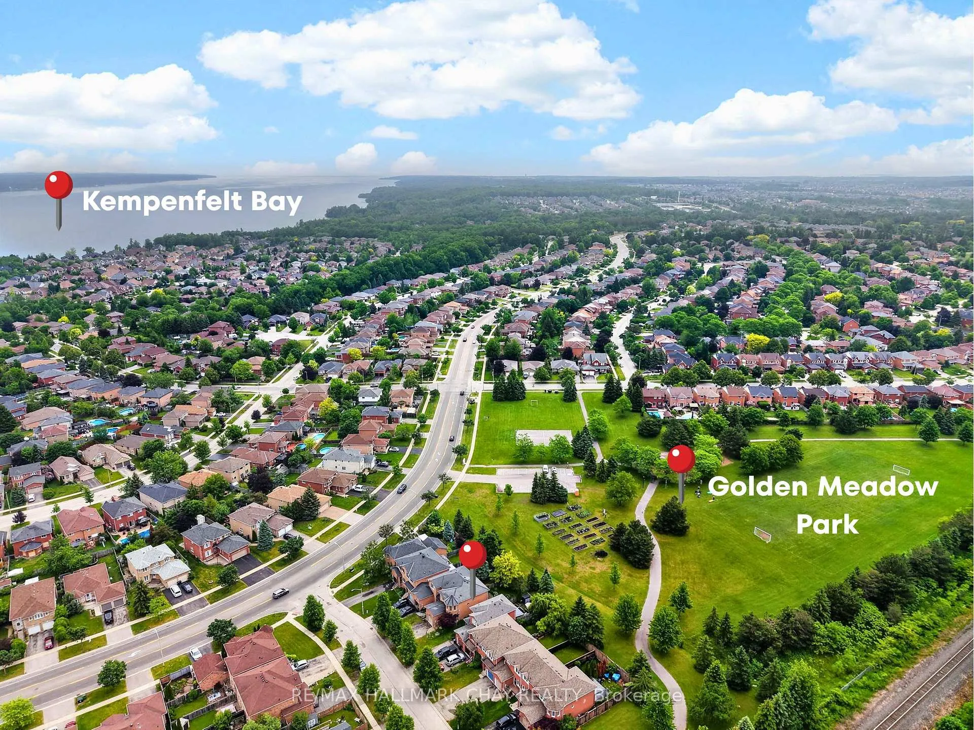 Photo 3 of 147 Bruce Crescent, Barrie, Bayshore — HOMEH