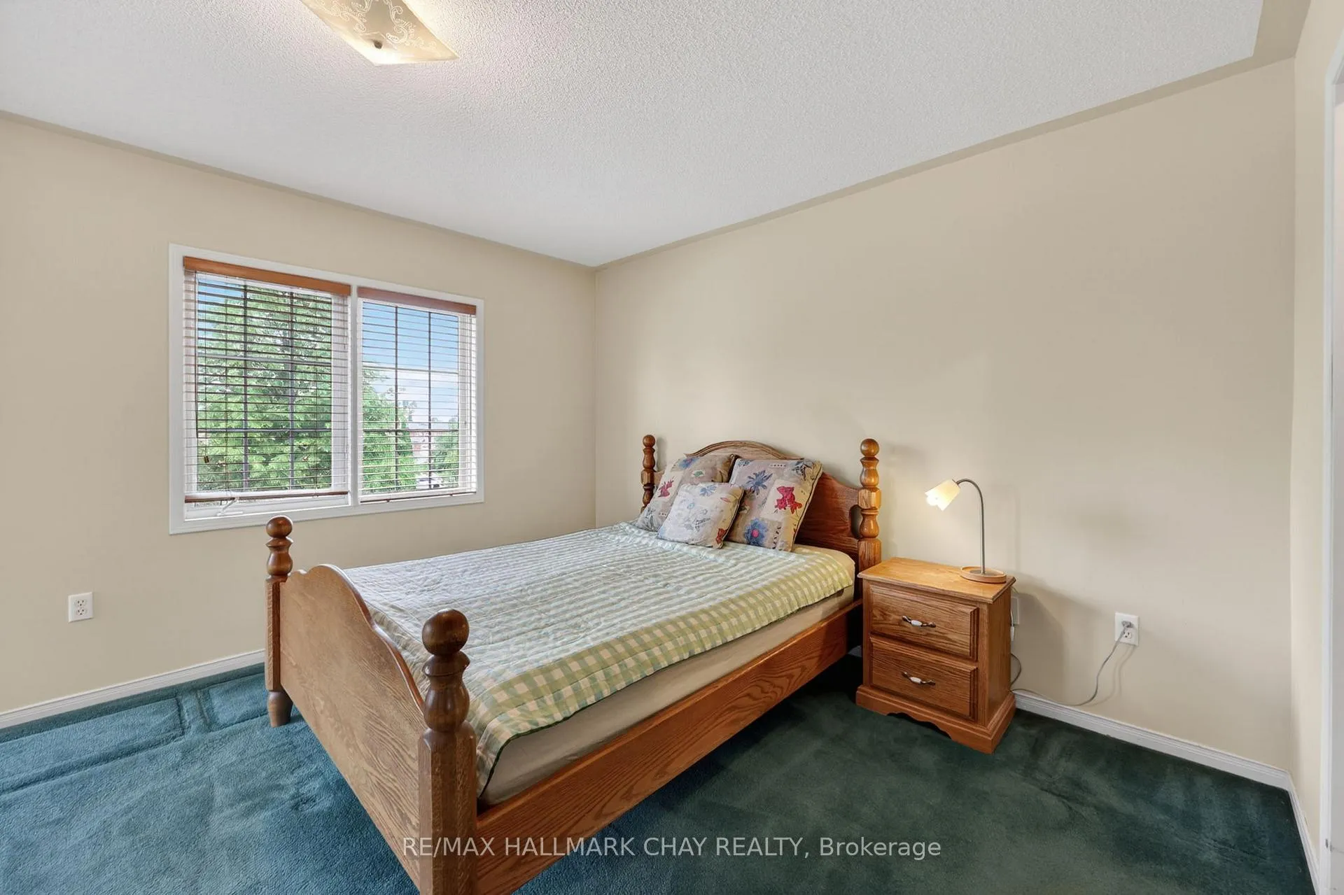 Photo 11 of 147 Bruce Crescent, Barrie, Bayshore — HOMEH