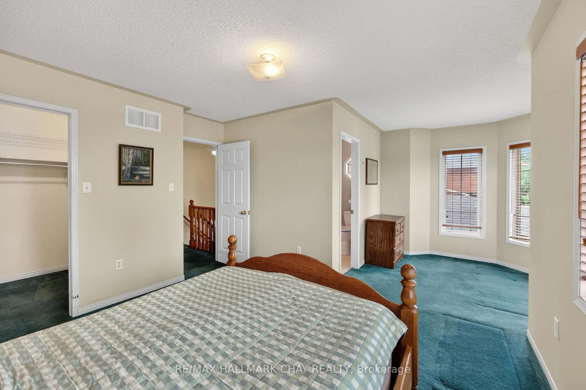 Photo 12 of 147 Bruce Crescent, Barrie, Bayshore — HOMEH