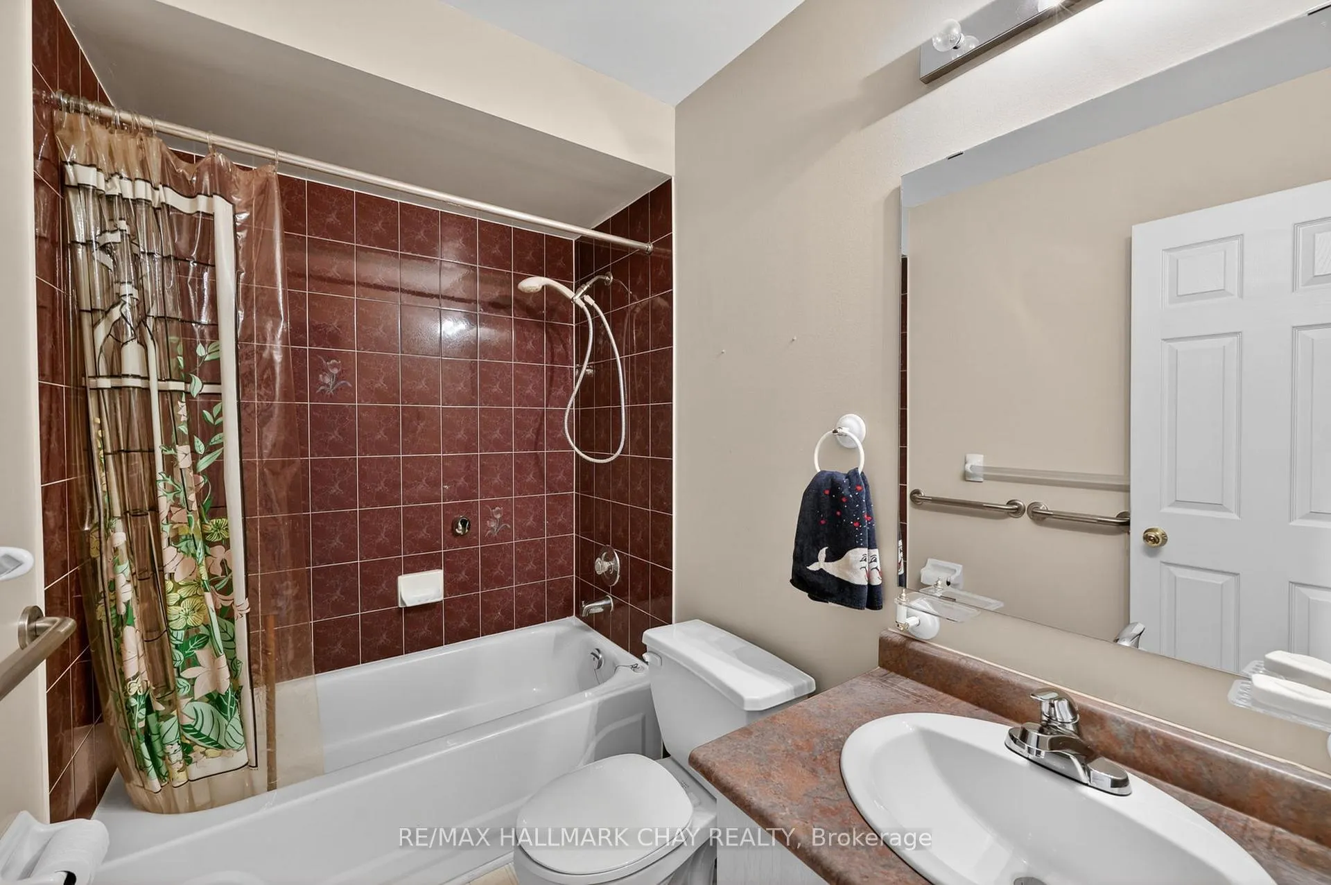 Photo 15 of 147 Bruce Crescent, Barrie, Bayshore — HOMEH