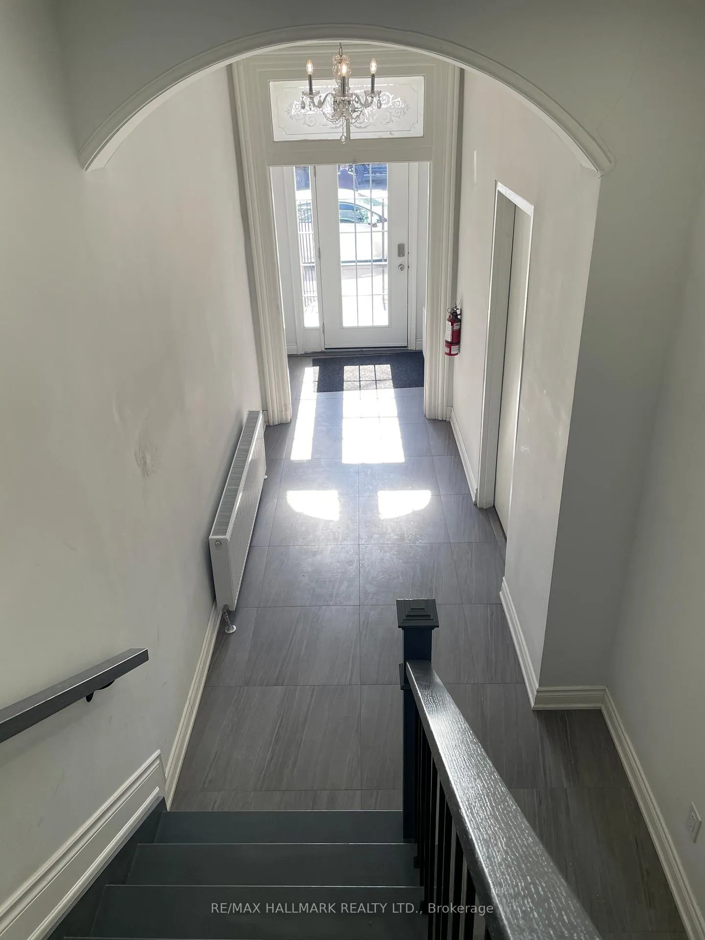 Photo 2 of 414 Dundas Street E, Toronto, Moss Park — HOMEH