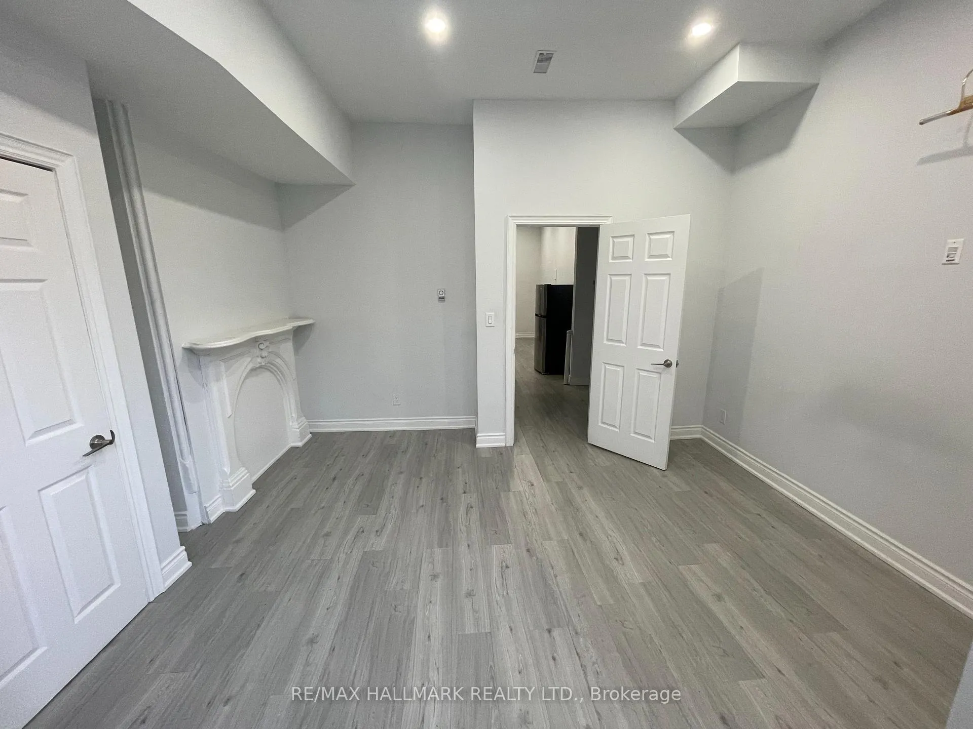 Photo 6 of 414 Dundas Street E, Toronto, Moss Park — HOMEH