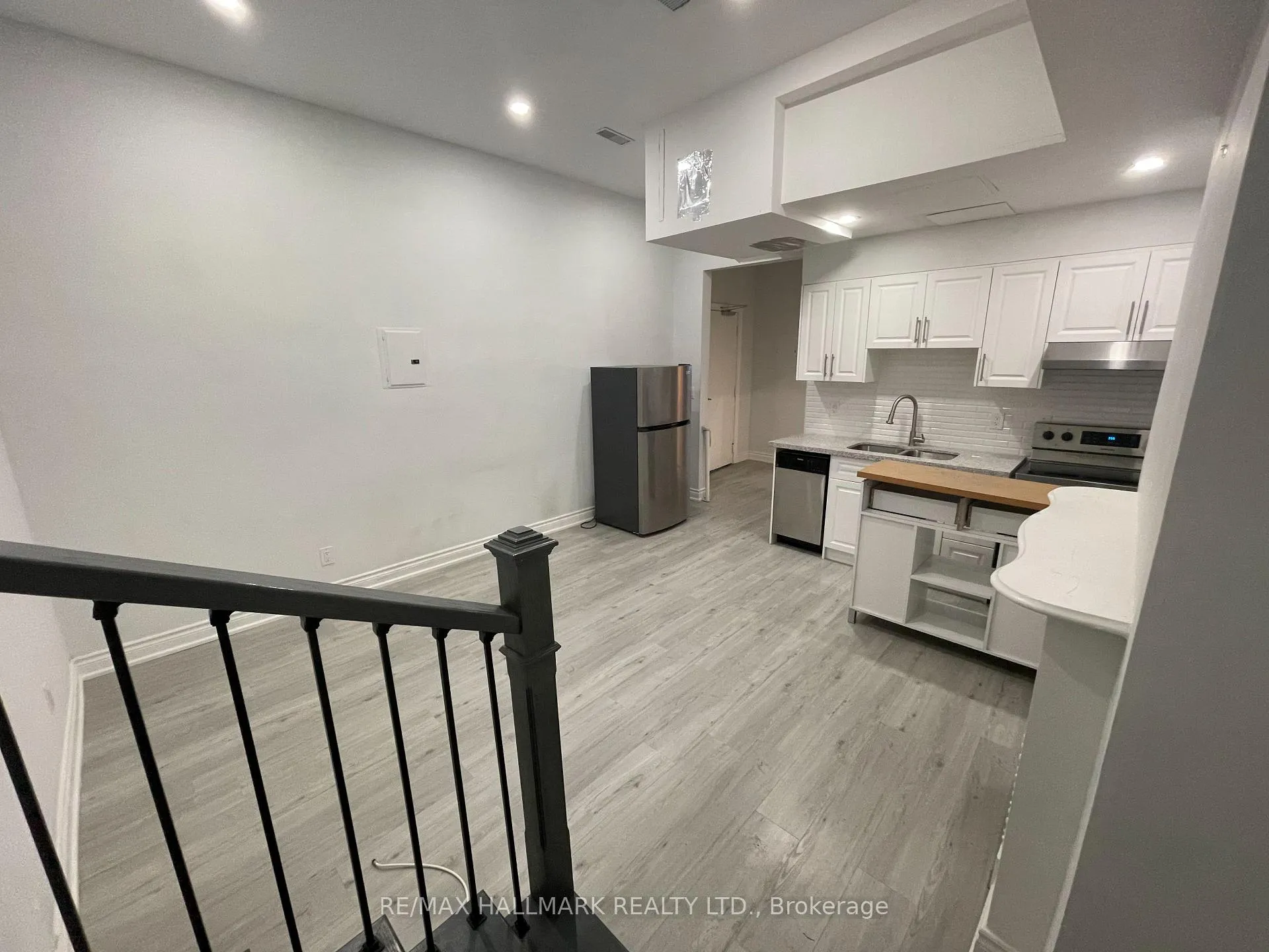 Photo 7 of 414 Dundas Street E, Toronto, Moss Park — HOMEH