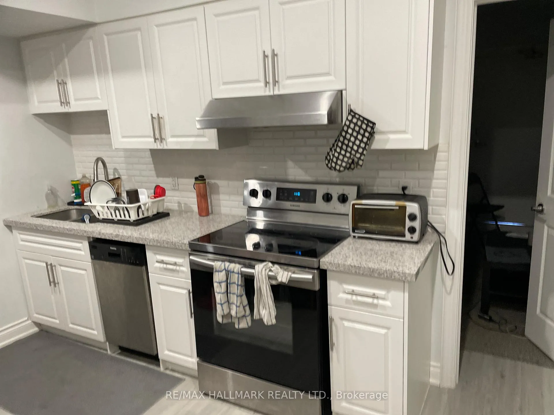 Photo 11 of 414 Dundas Street E, Toronto, Moss Park — HOMEH