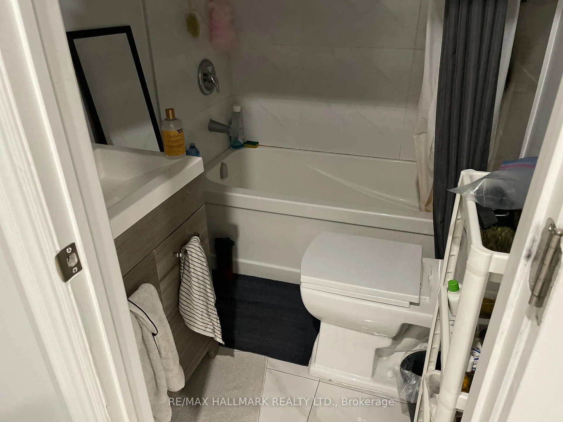 Photo 12 of 414 Dundas Street E, Toronto, Moss Park — HOMEH