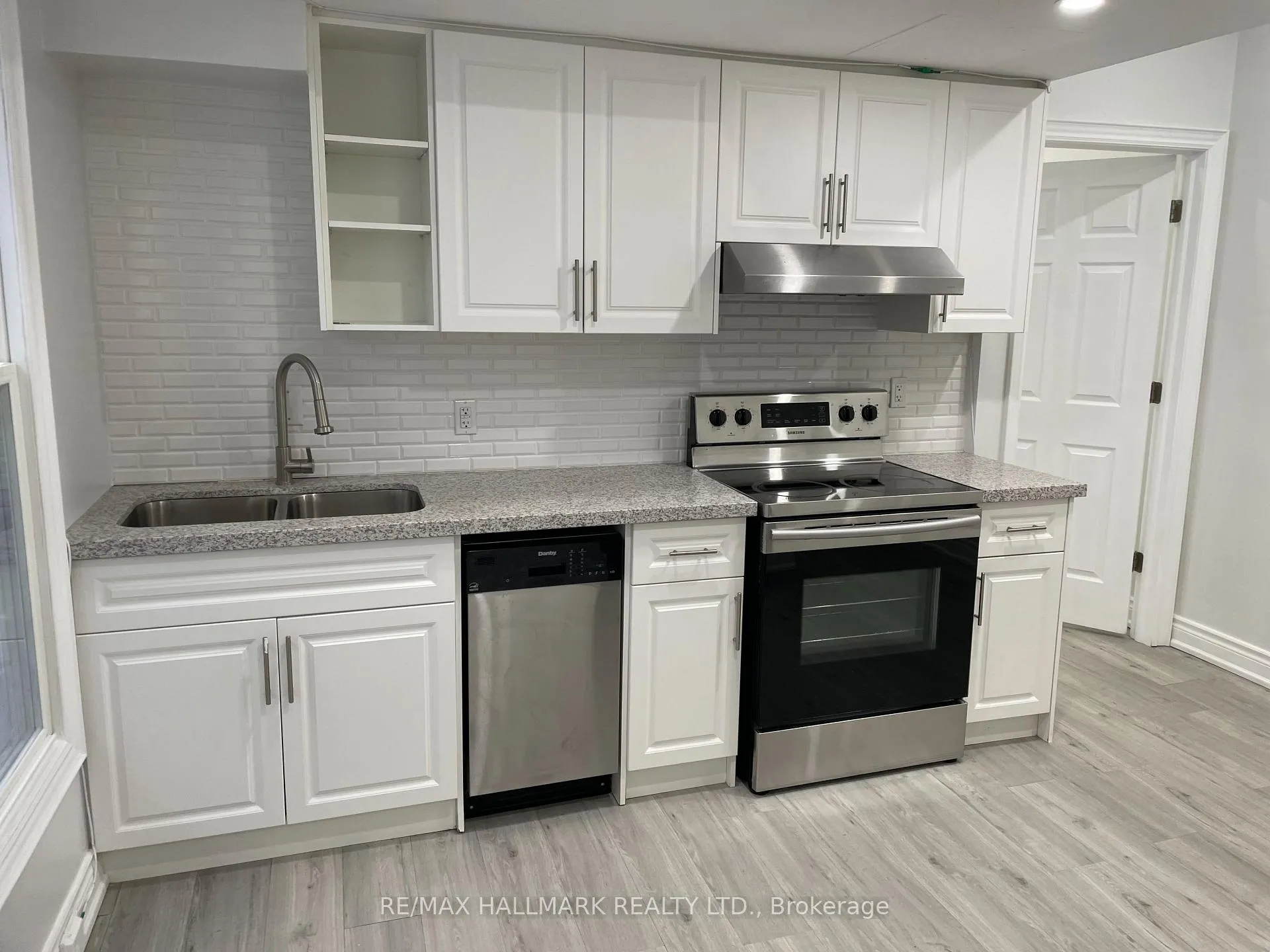 Photo 14 of 414 Dundas Street E, Toronto, Moss Park — HOMEH