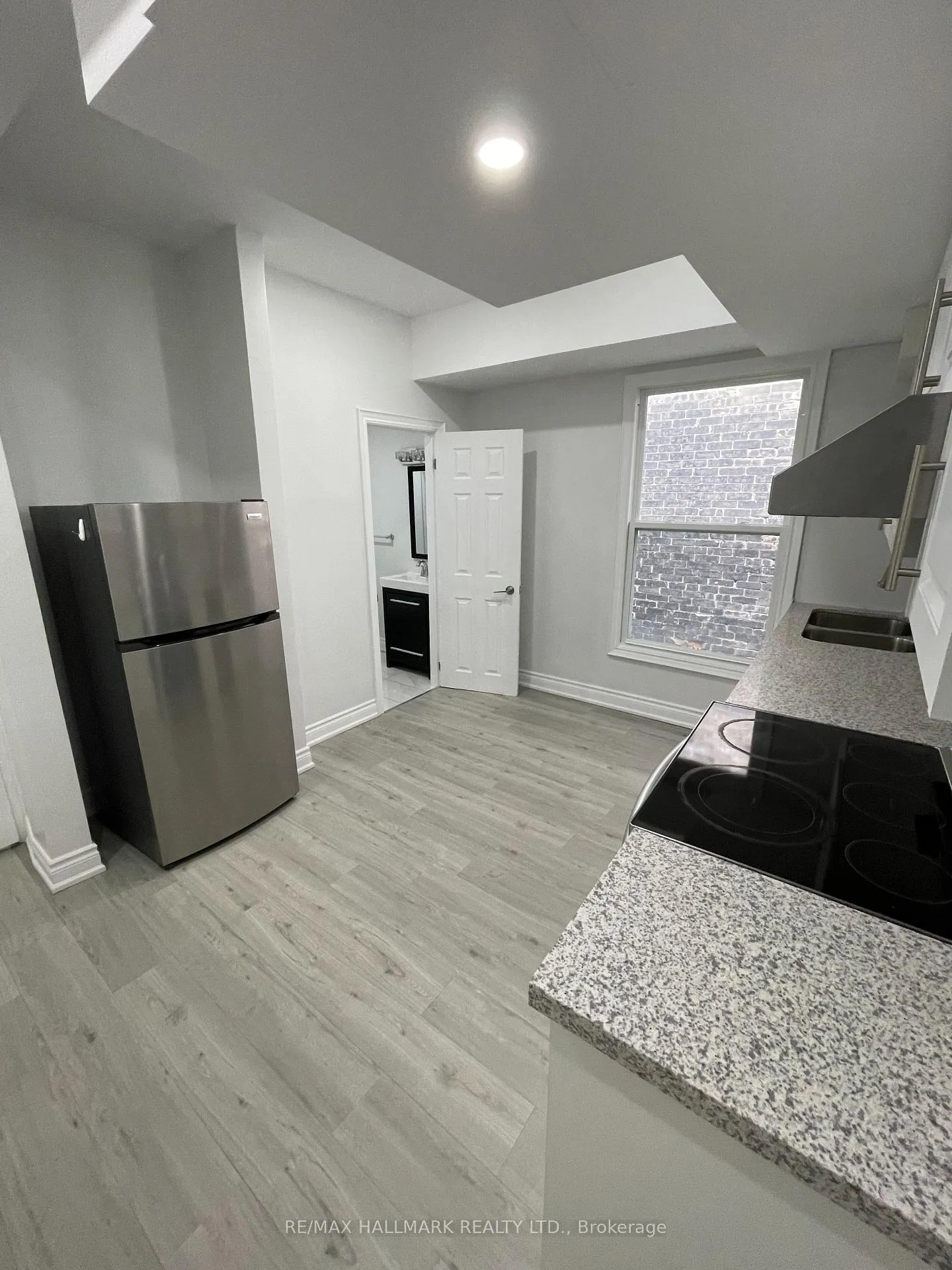 Photo 16 of 414 Dundas Street E, Toronto, Moss Park — HOMEH