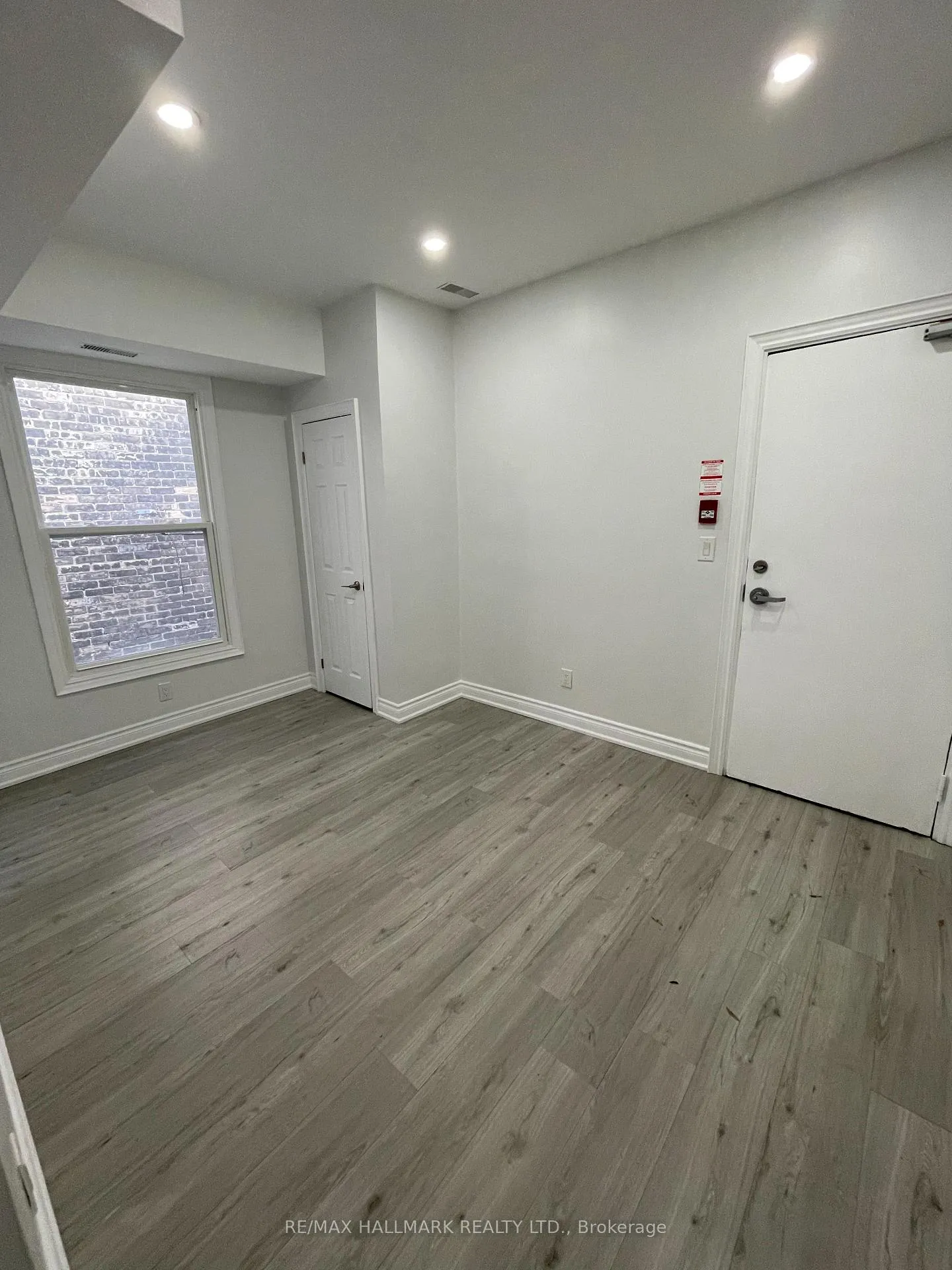 Photo 17 of 414 Dundas Street E, Toronto, Moss Park — HOMEH