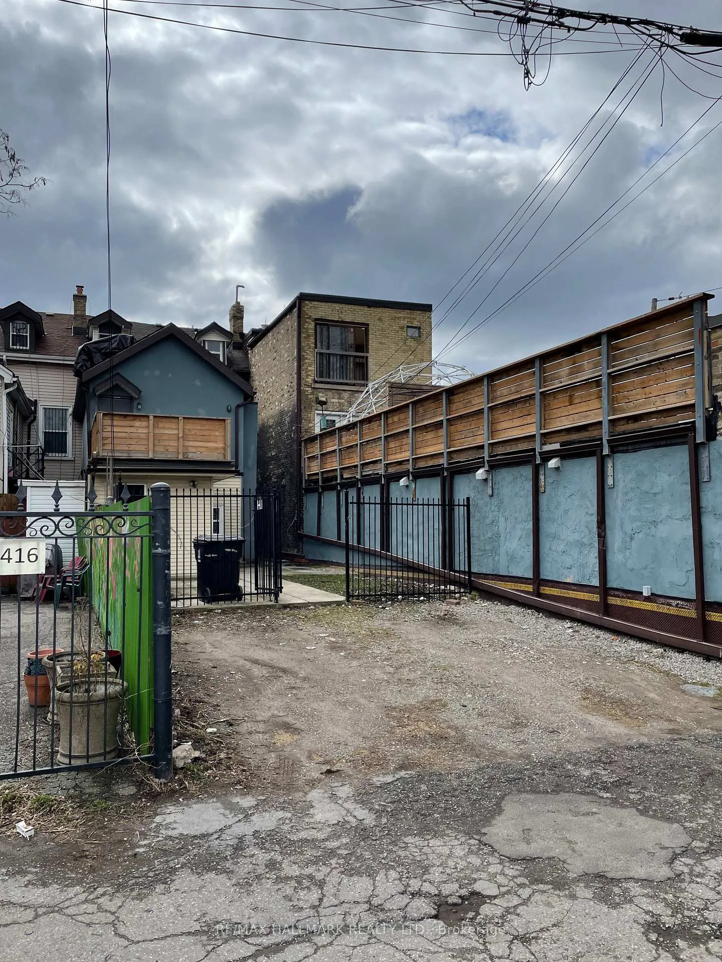 Photo 37 of 414 Dundas Street E, Toronto, Moss Park — HOMEH