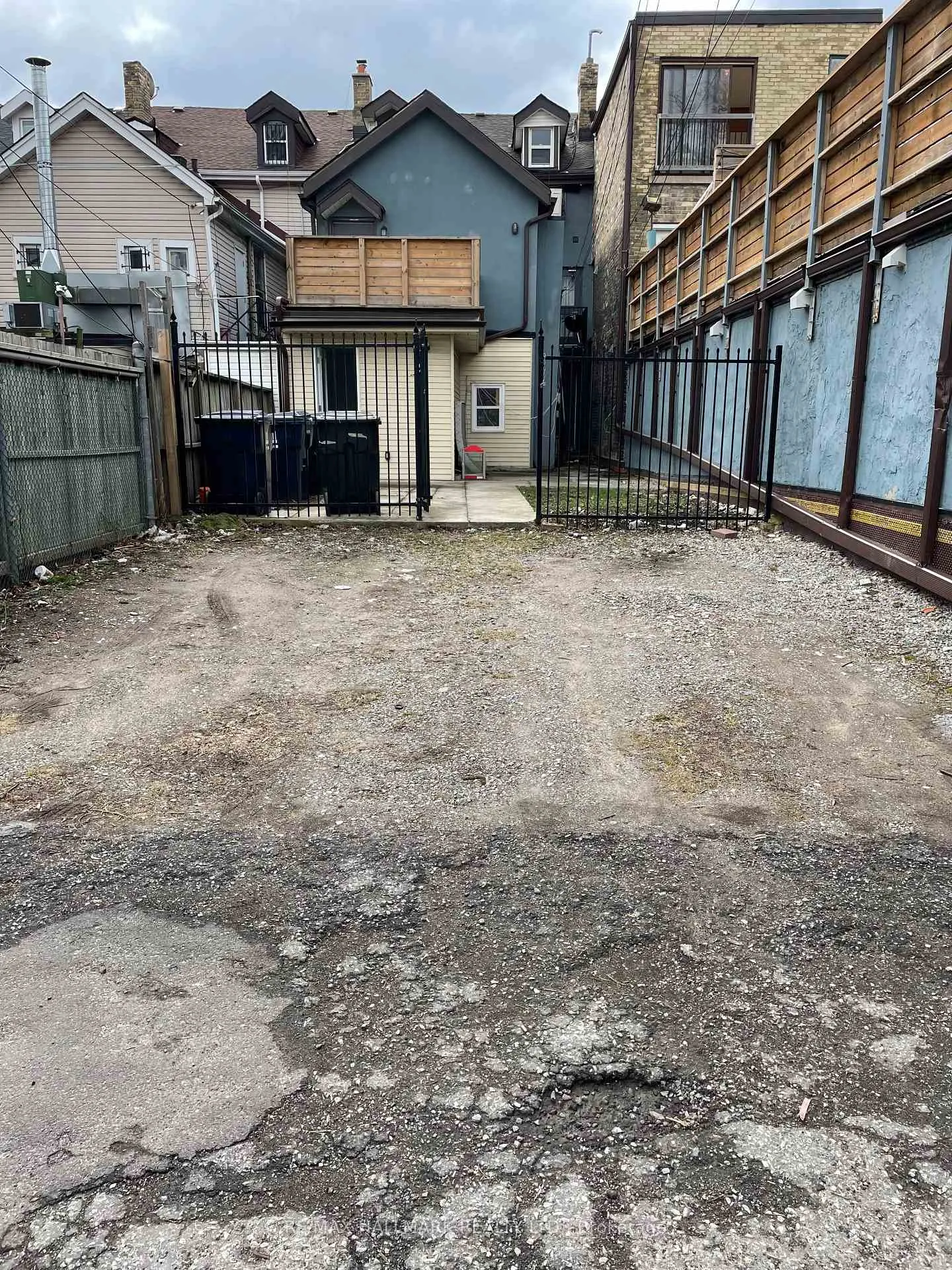 Photo 39 of 414 Dundas Street E, Toronto, Moss Park — HOMEH