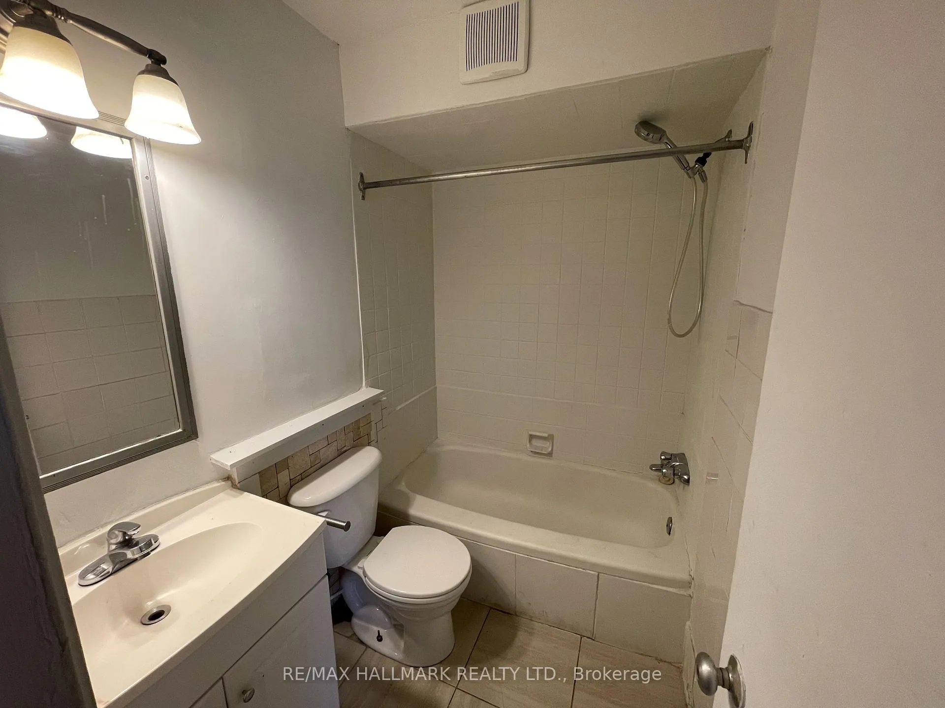 Photo 12 of 177 Carlton Street, Toronto, Moss Park — HOMEH