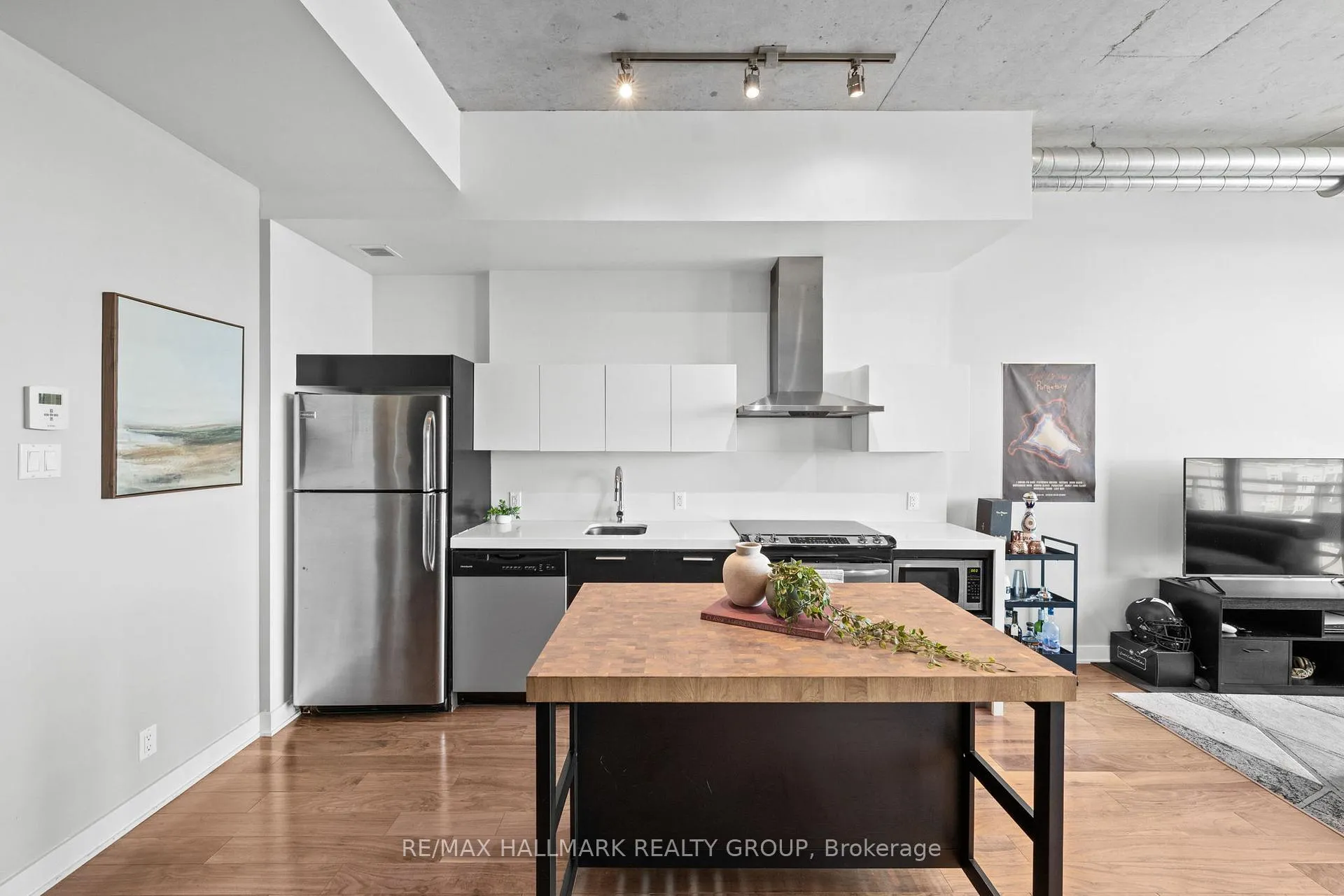 Photo 9 of Unit 704, 360 Mcleod Street, Ottawa, Ottawa Centre — HOMEH
