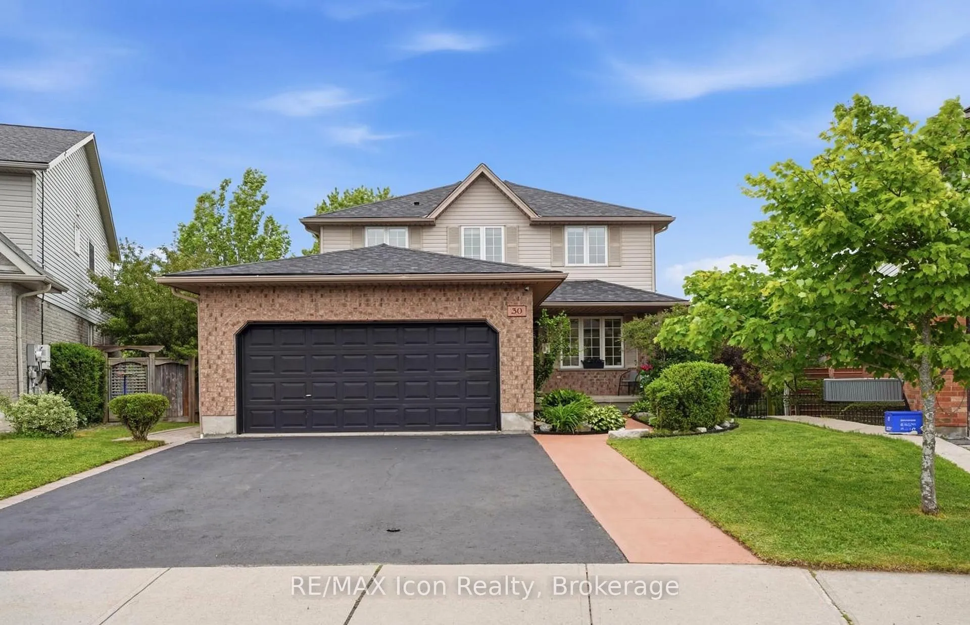 Photo 2 of 30 Paulstown Crescent, Guelph, Clairfields/Hanlon Business Park — HOMEH