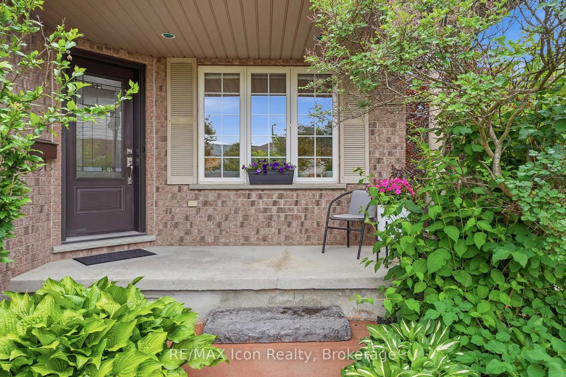 Photo 3 of 30 Paulstown Crescent, Guelph, Clairfields/Hanlon Business Park — HOMEH