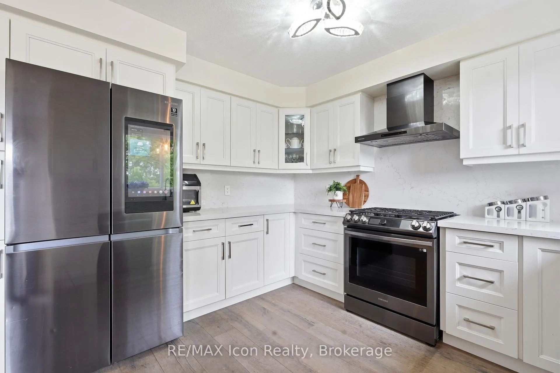 Photo 9 of 30 Paulstown Crescent, Guelph, Clairfields/Hanlon Business Park — HOMEH