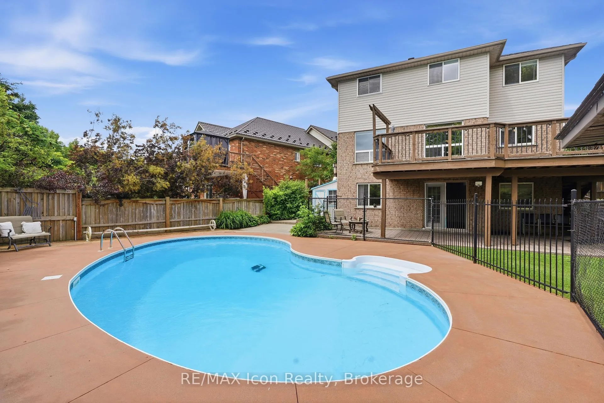 Photo 32 of 30 Paulstown Crescent, Guelph, Clairfields/Hanlon Business Park — HOMEH