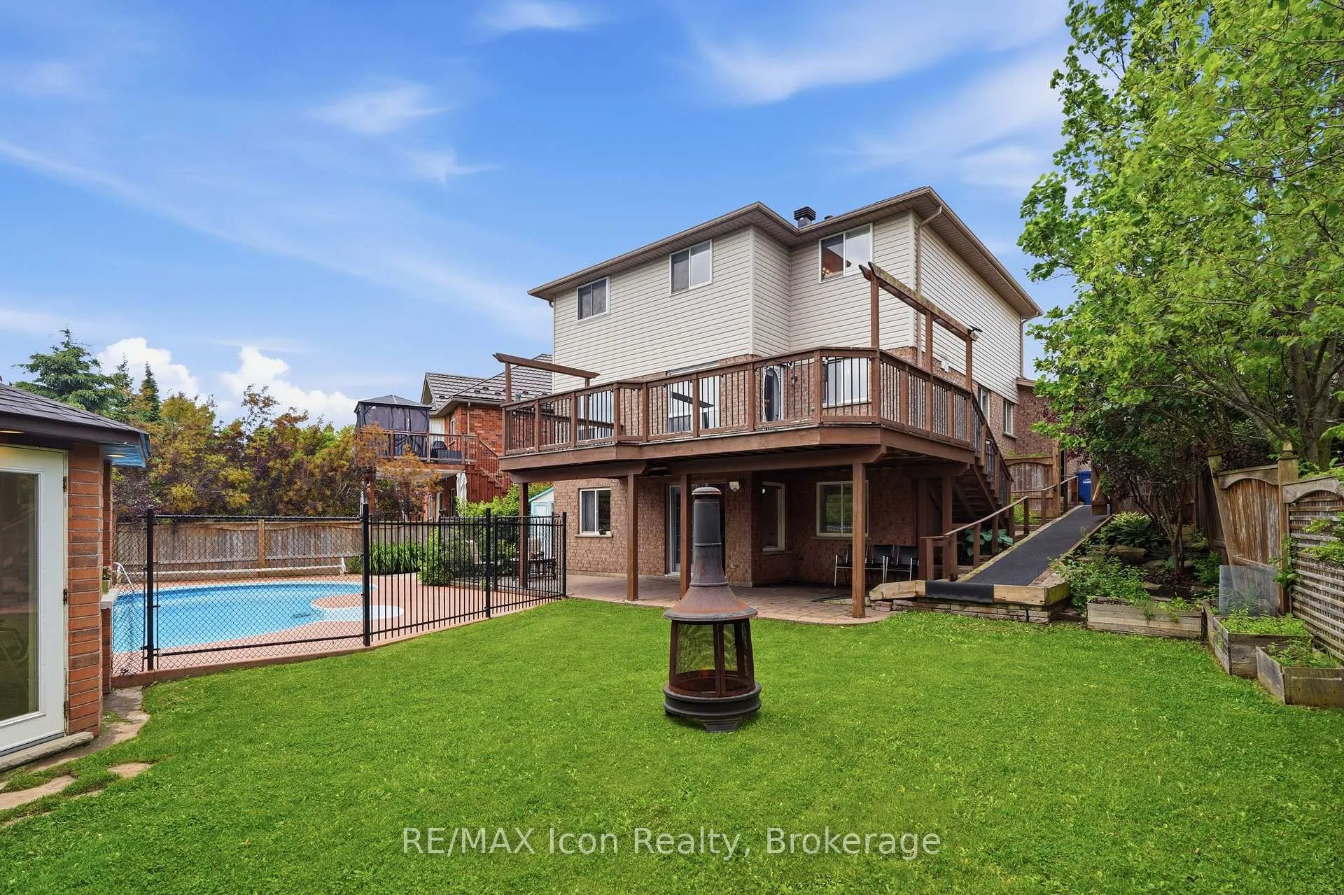 Photo 36 of 30 Paulstown Crescent, Guelph, Clairfields/Hanlon Business Park — HOMEH