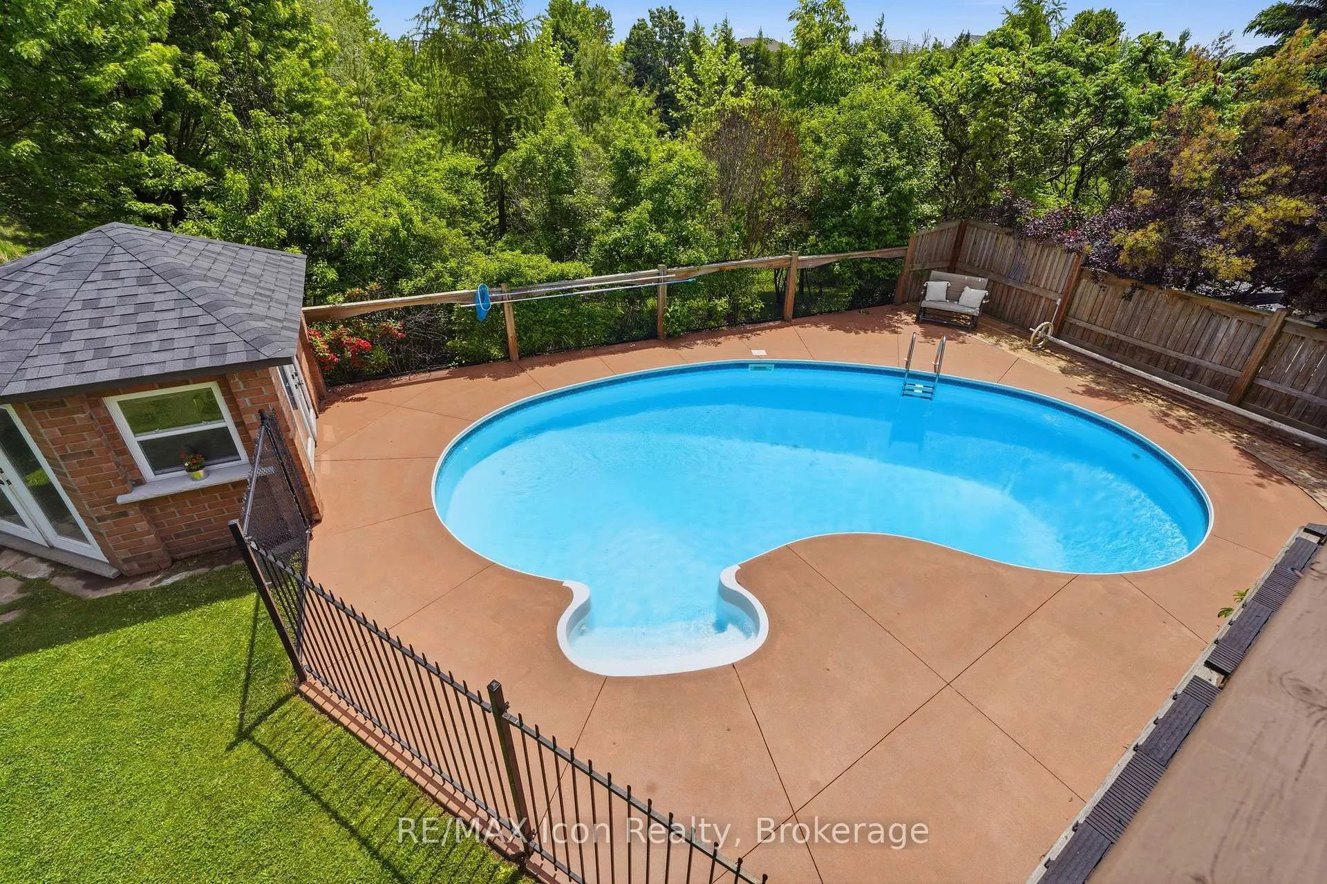 Photo 38 of 30 Paulstown Crescent, Guelph, Clairfields/Hanlon Business Park — HOMEH